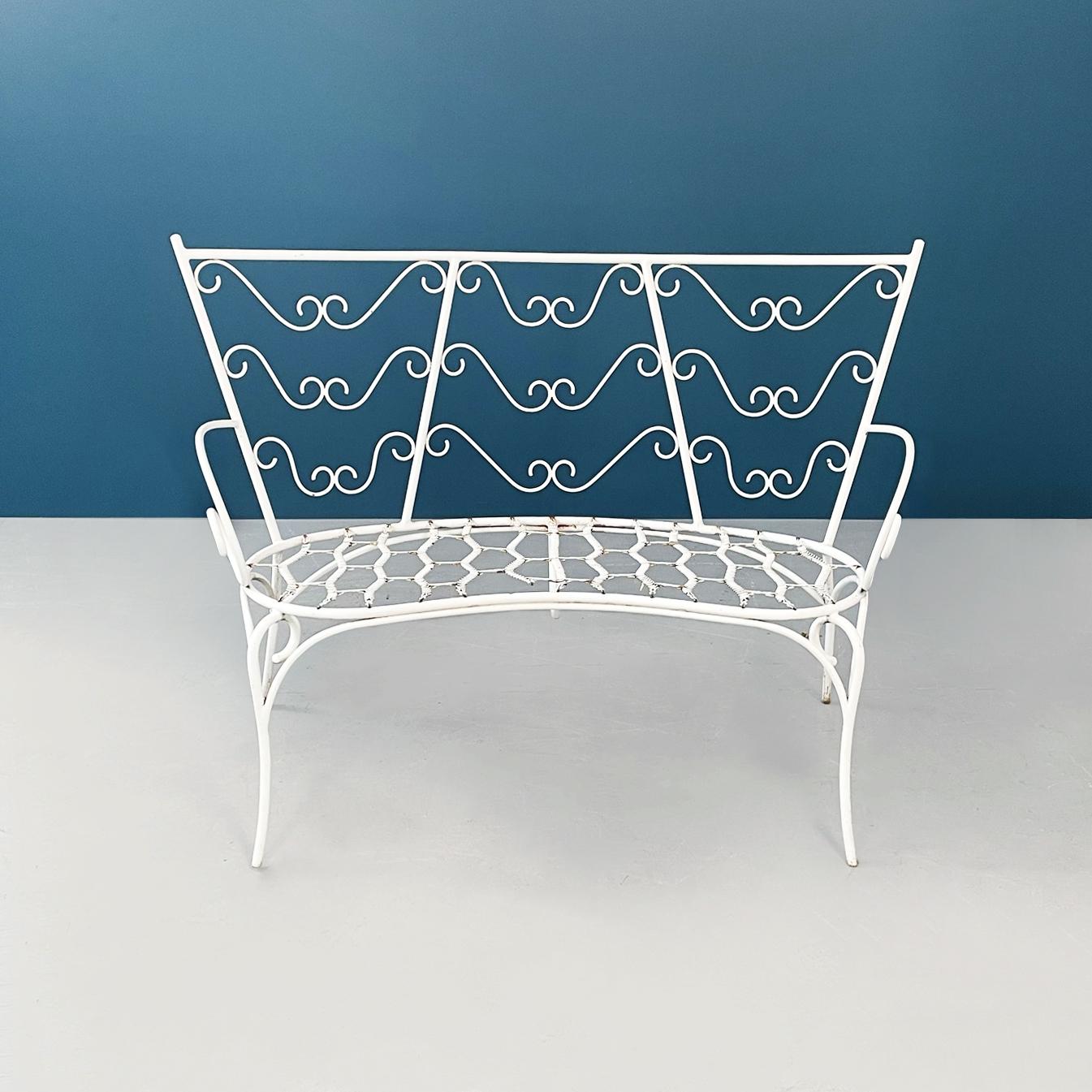 Italian Mid-Century Garden Bench in White Wrought Iron and Fabric, 1960s In Good Condition For Sale In MIlano, IT