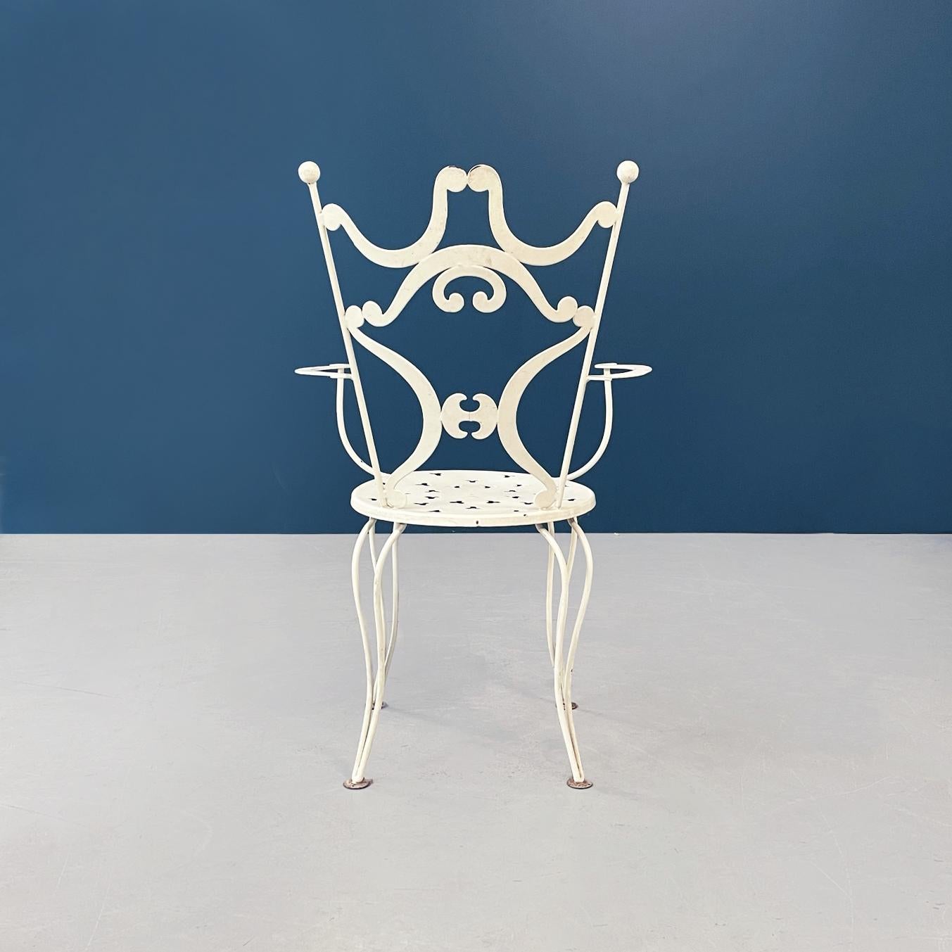 Italian Mid-Century Garden Chairs in White Wrought Iron Finely Worked, 1960s In Good Condition For Sale In MIlano, IT