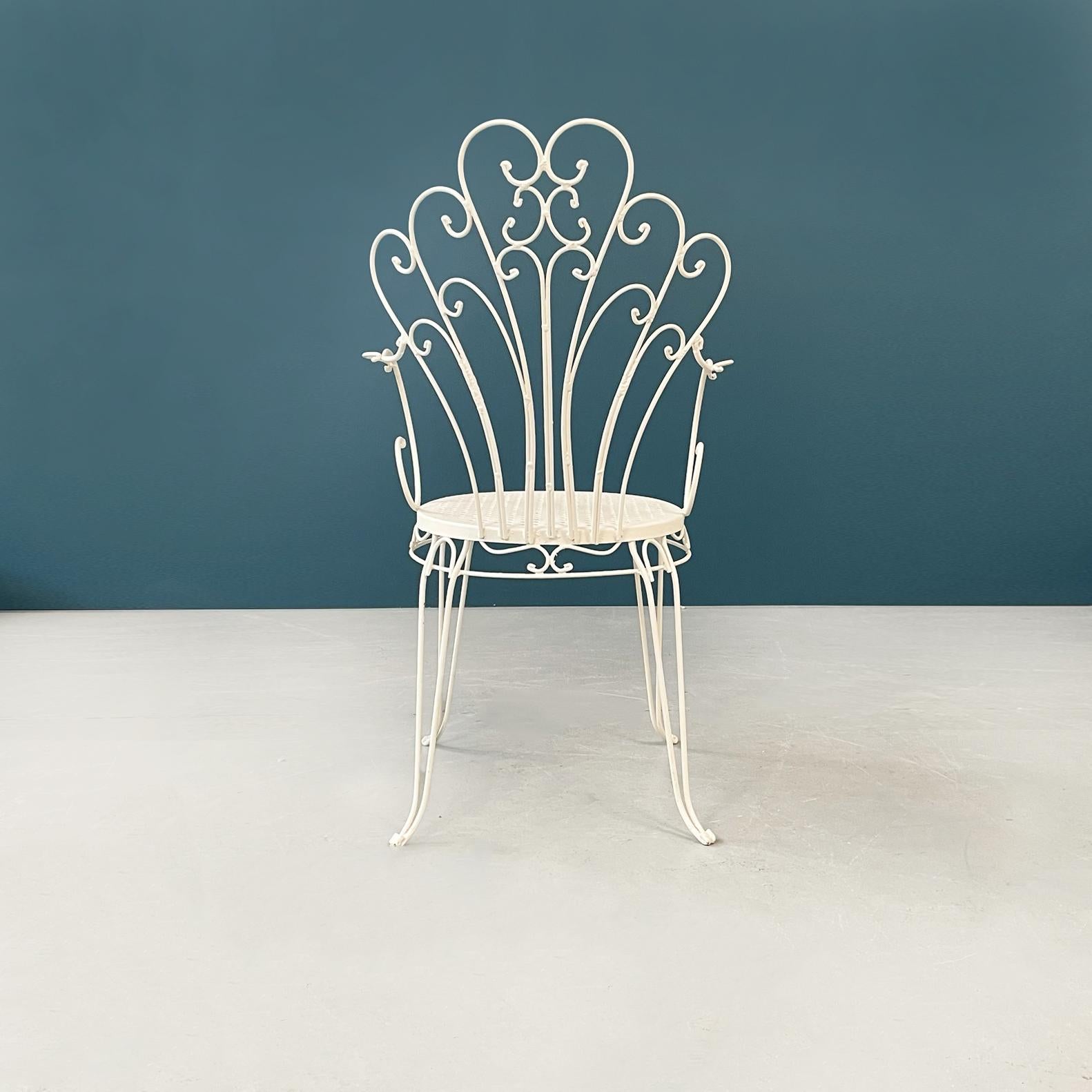 Italian Mid-Century Garden Chairs in White Wrought Iron with Curls, 1960s In Good Condition For Sale In MIlano, IT