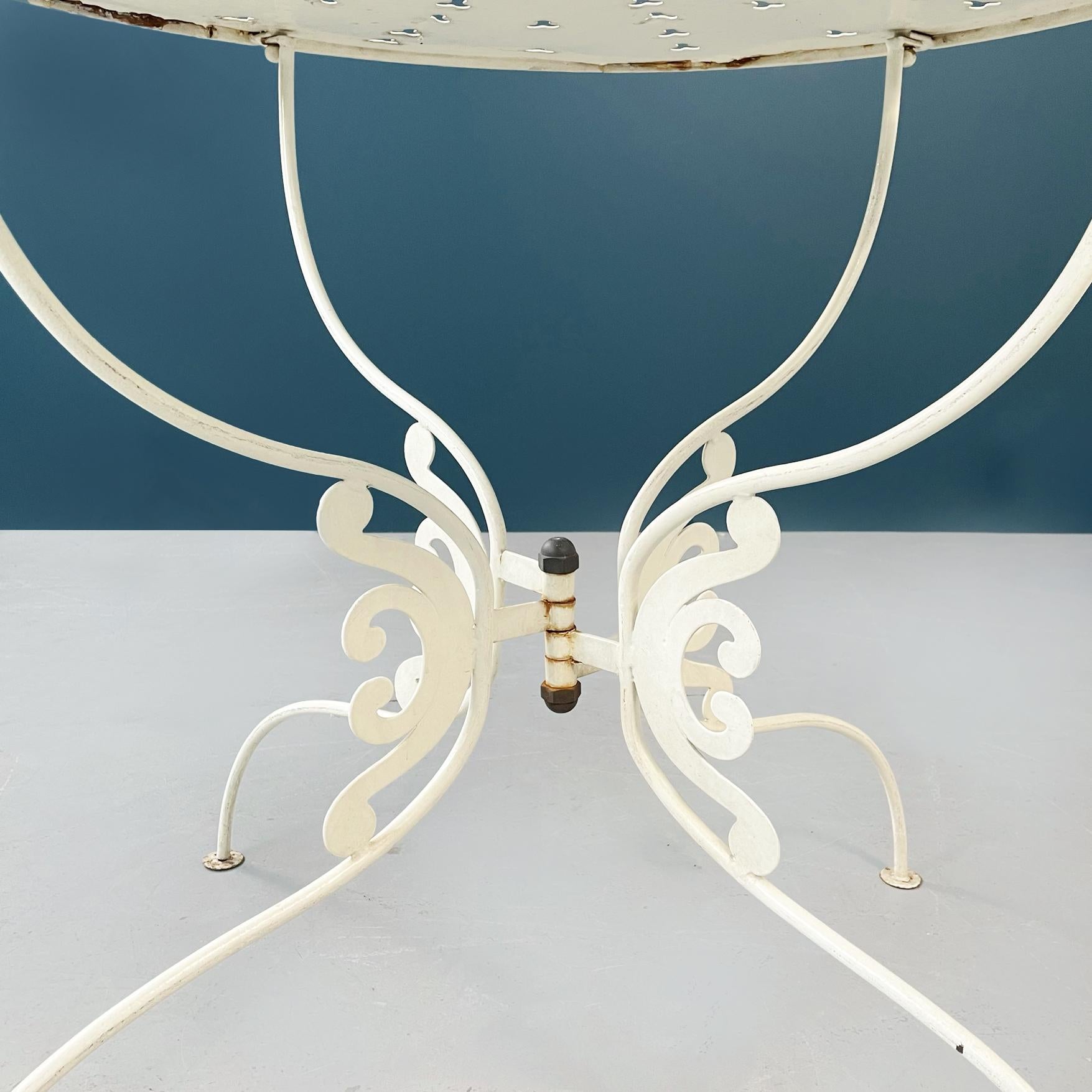 Italian Mid-Century Garden Table in White Wrought Iron Finely Worked, 1960s For Sale 5