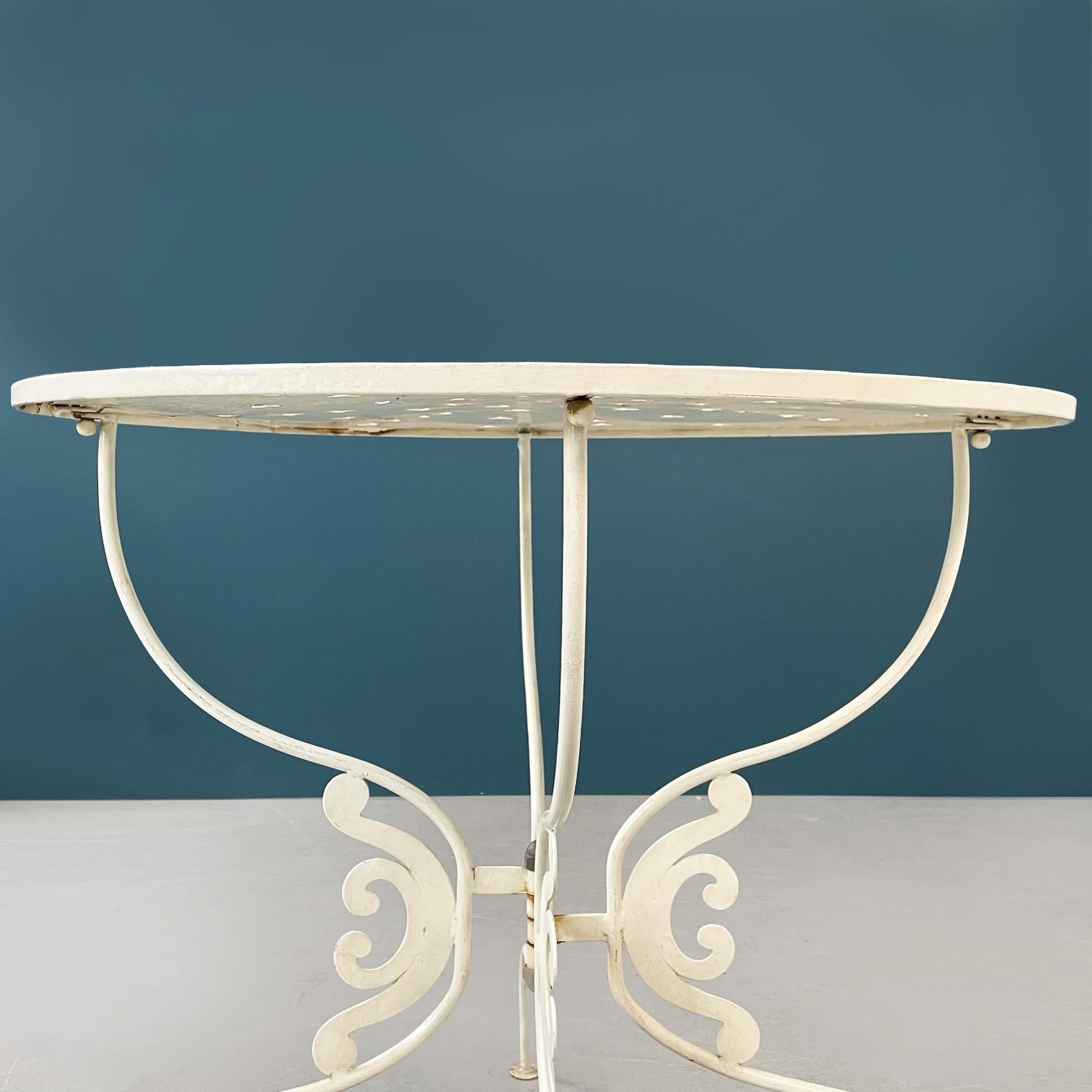 Italian Mid-Century Garden Table in White Wrought Iron Finely Worked, 1960s For Sale 2