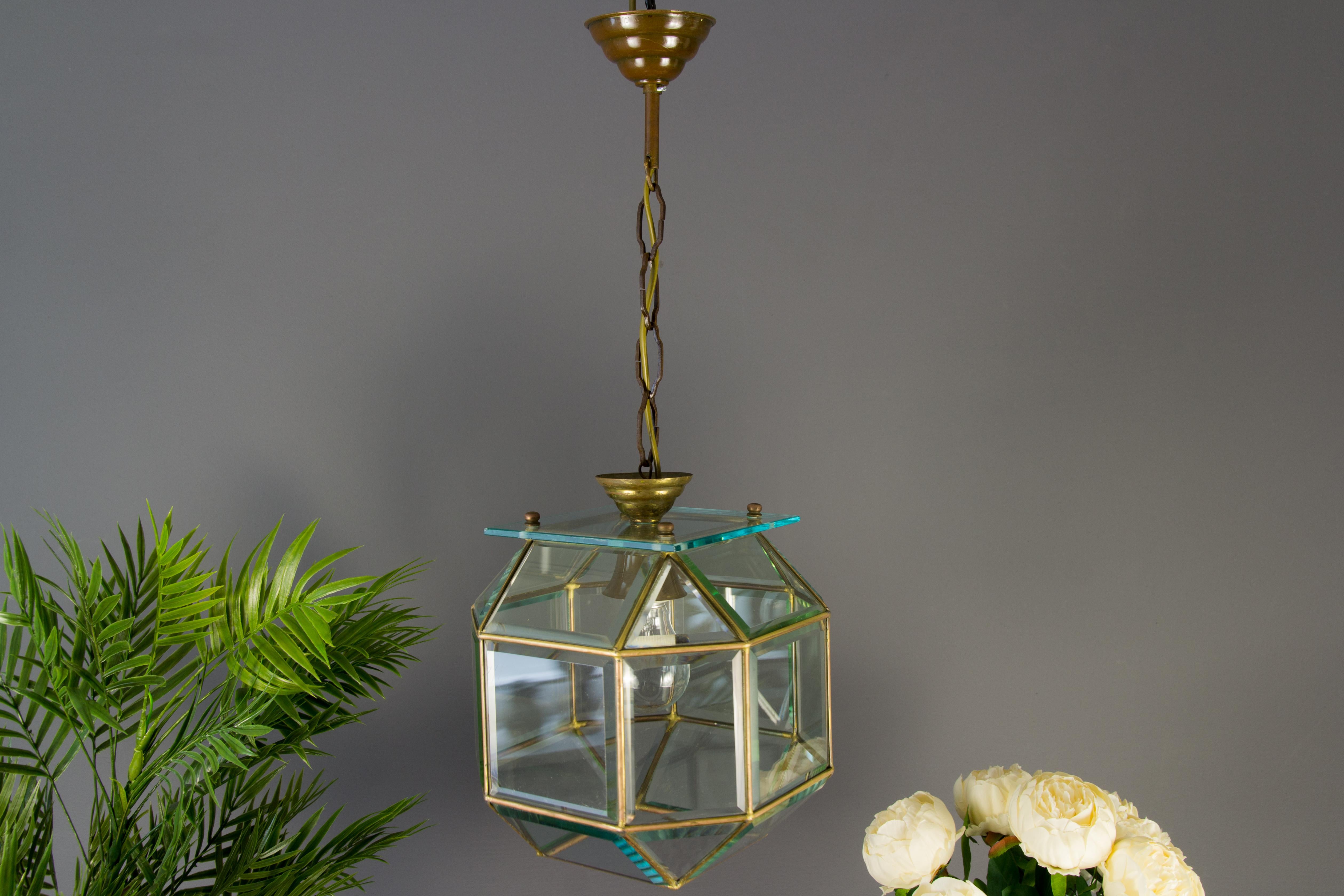 Italian Mid-Century Geometric Beveled Glass and Brass Pendant In Good Condition For Sale In Barntrup, DE