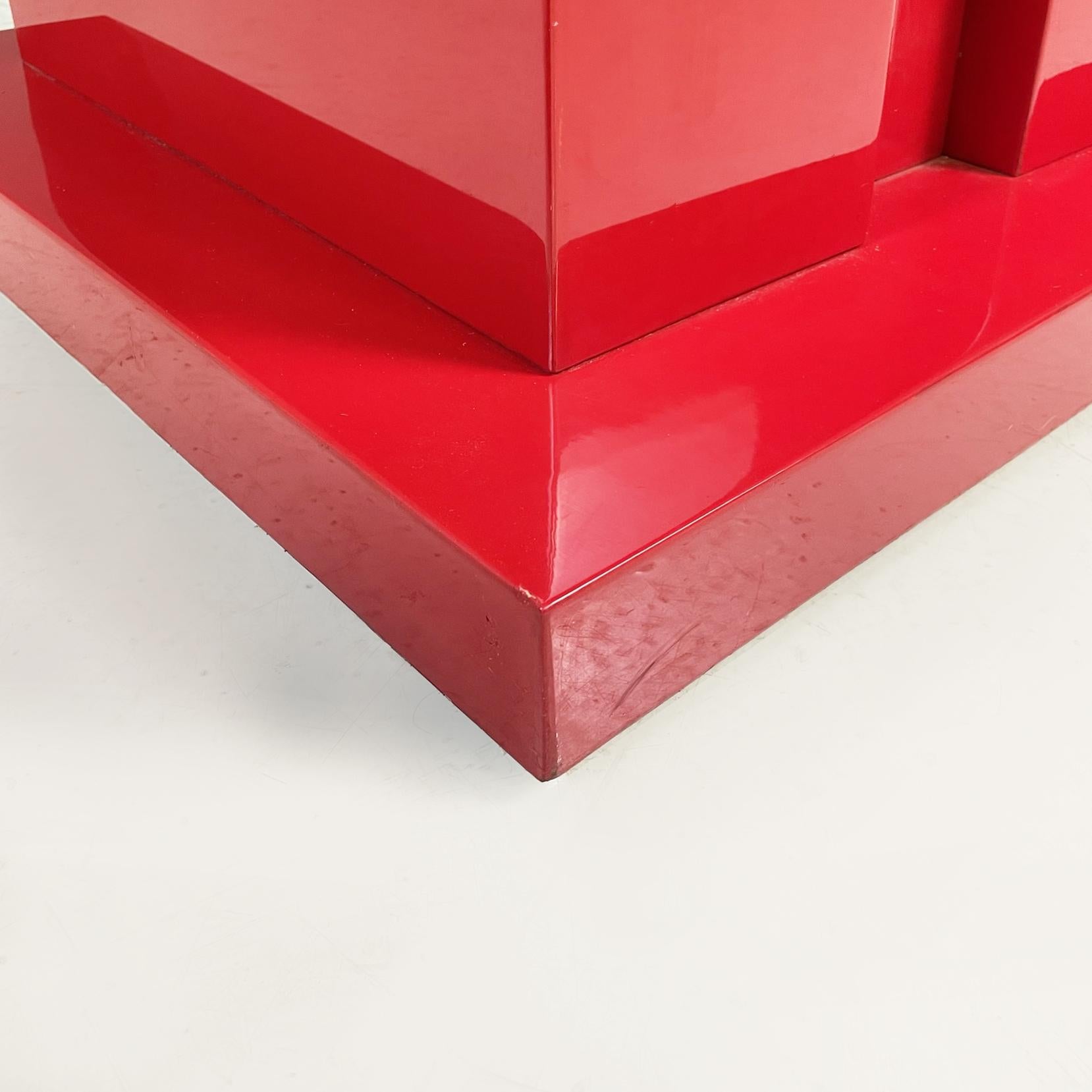 Italian Midcentury Geometric Pedestal in Red Lacquered Wood, 1980s For Sale 5