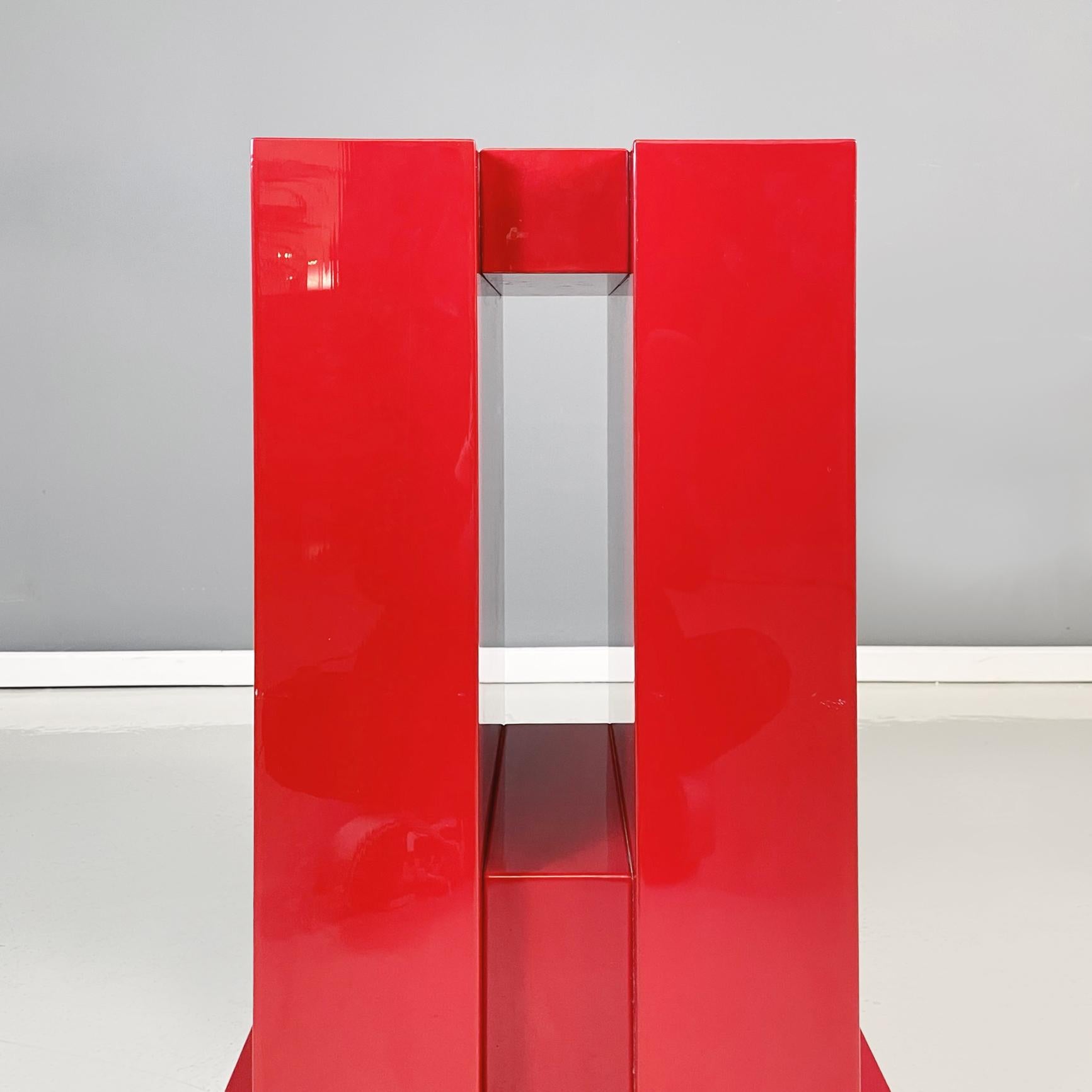 Late 20th Century Italian Midcentury Geometric Pedestal in Red Lacquered Wood, 1980s For Sale