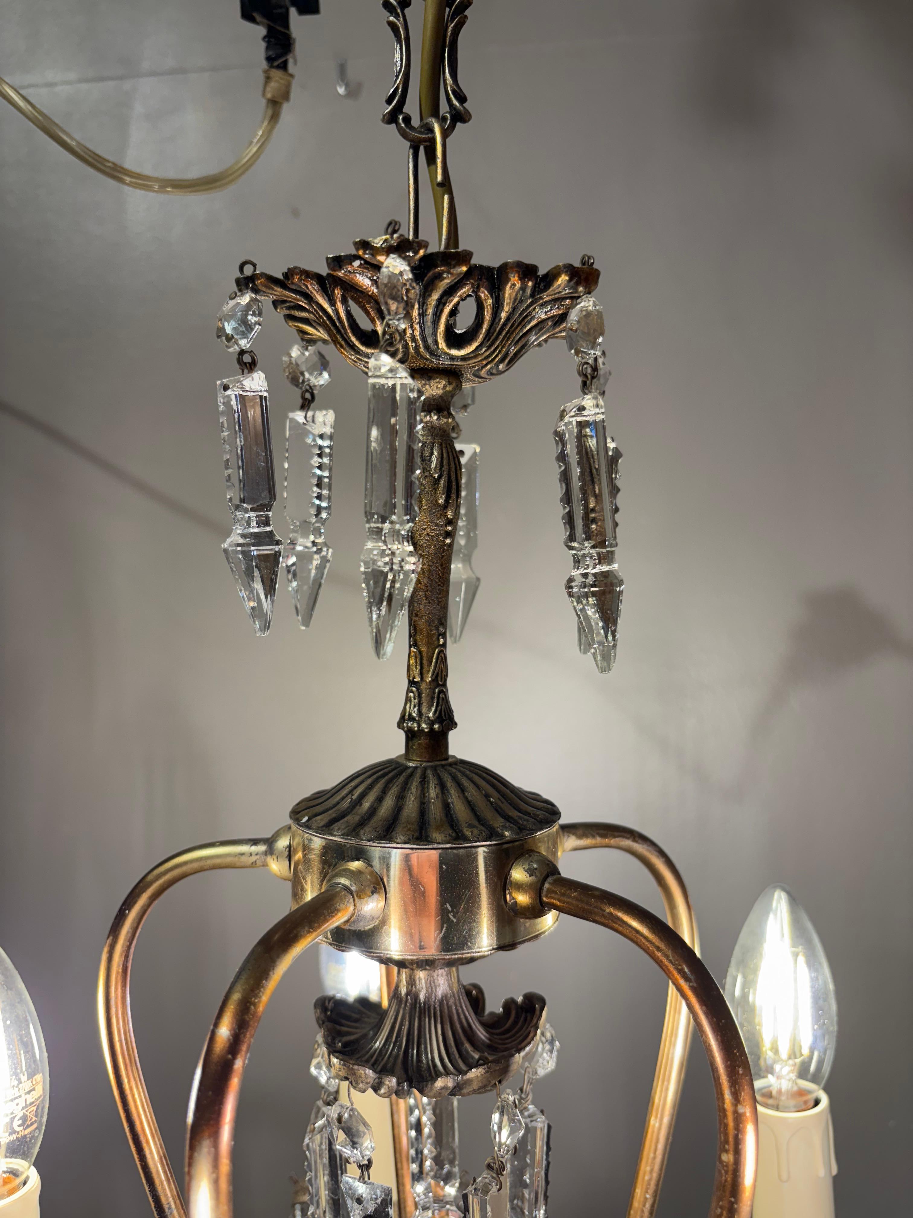 Lustre italien du milieu du siècle en laiton doré et cristal de Bohème en vente 3