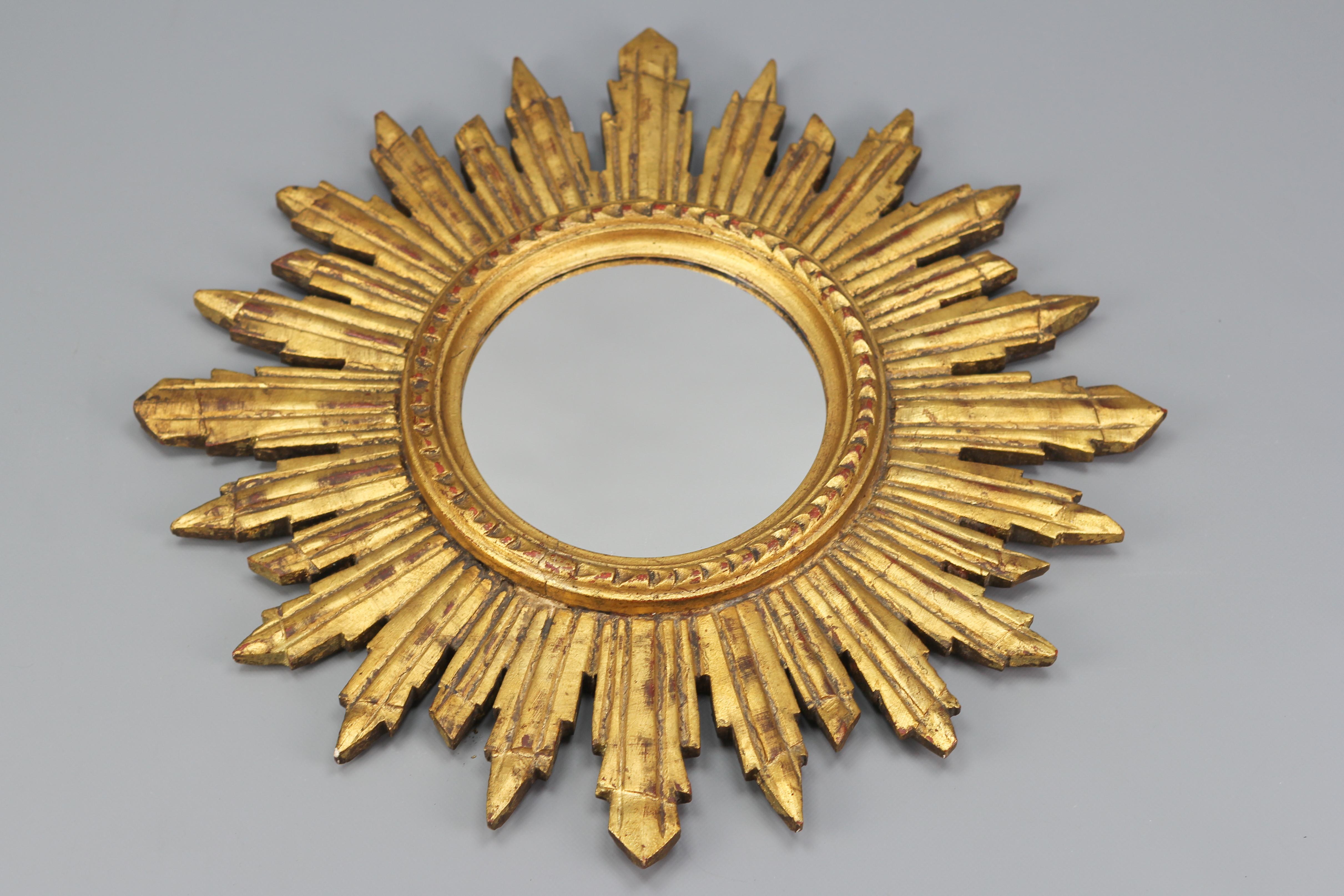 Hollywood Regency Italian Mid-Century Gilt Wood Sunburst or Sun Mirror