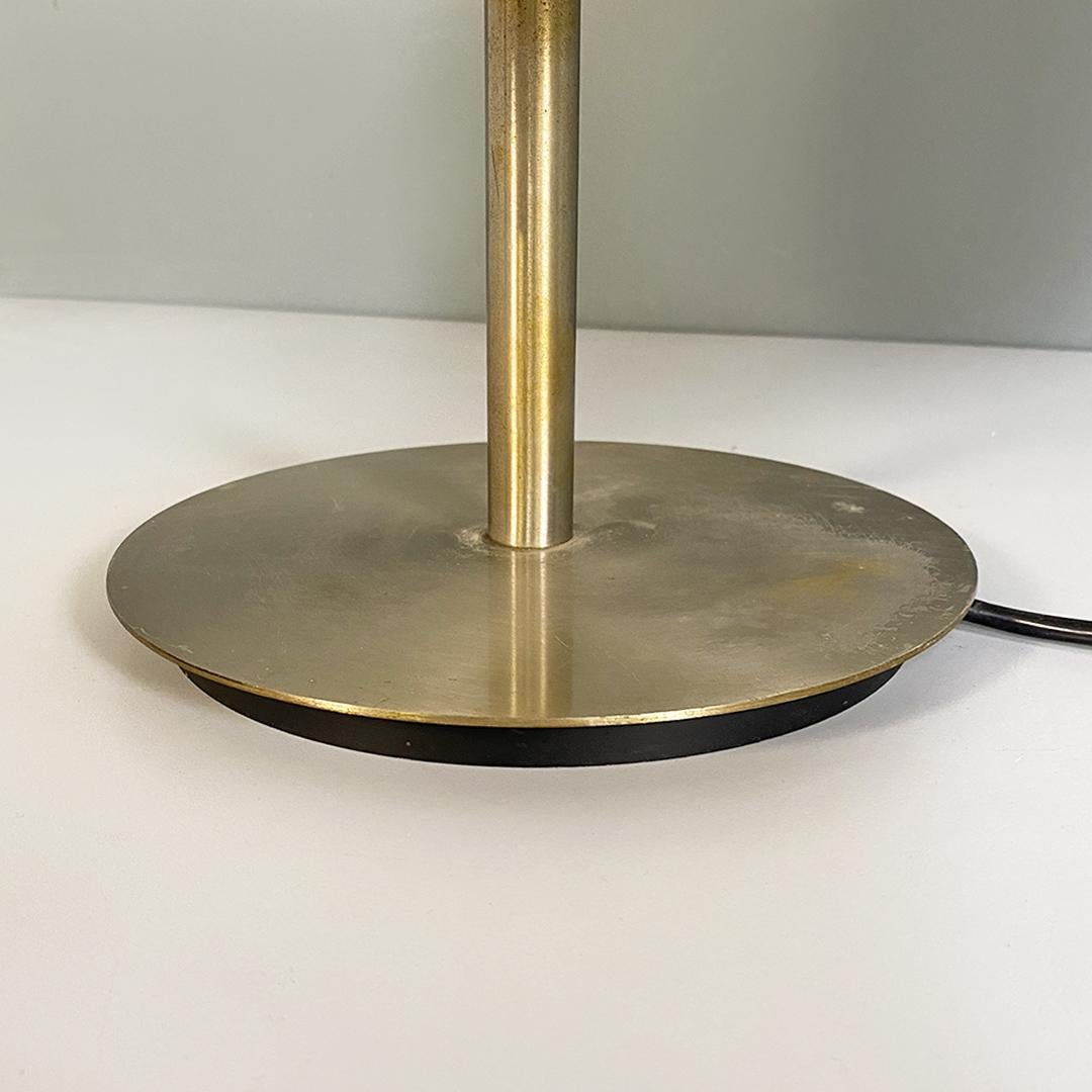 Lampe de table italienne Erse en métal et verre du milieu du siècle dernier par Magistretti pour Artemide 1960 4