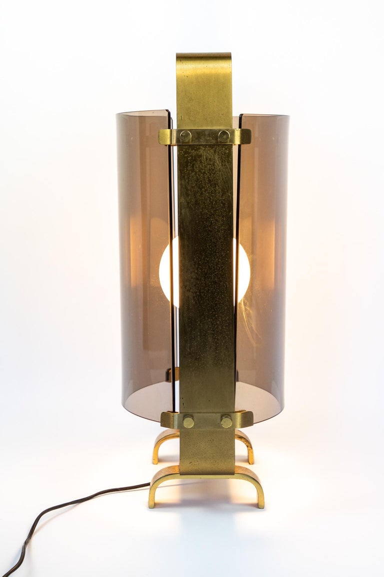 Polished Mid Century Modern Table Lamp XL, Smoked Glass and Golden Brass, Italy, 1960s For Sale