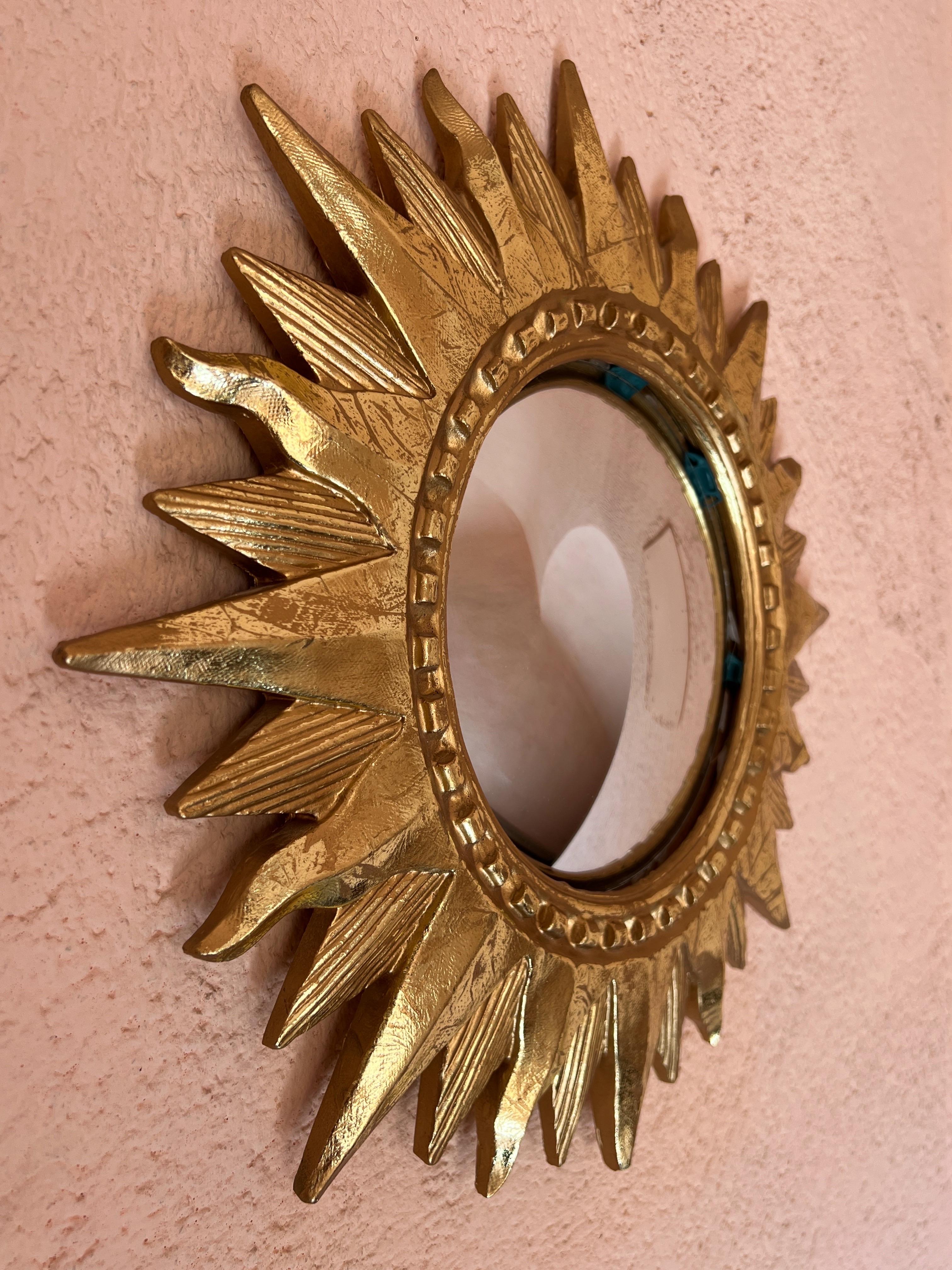 Italian Mid century golden sunburst mirror, 1970s For Sale 1
