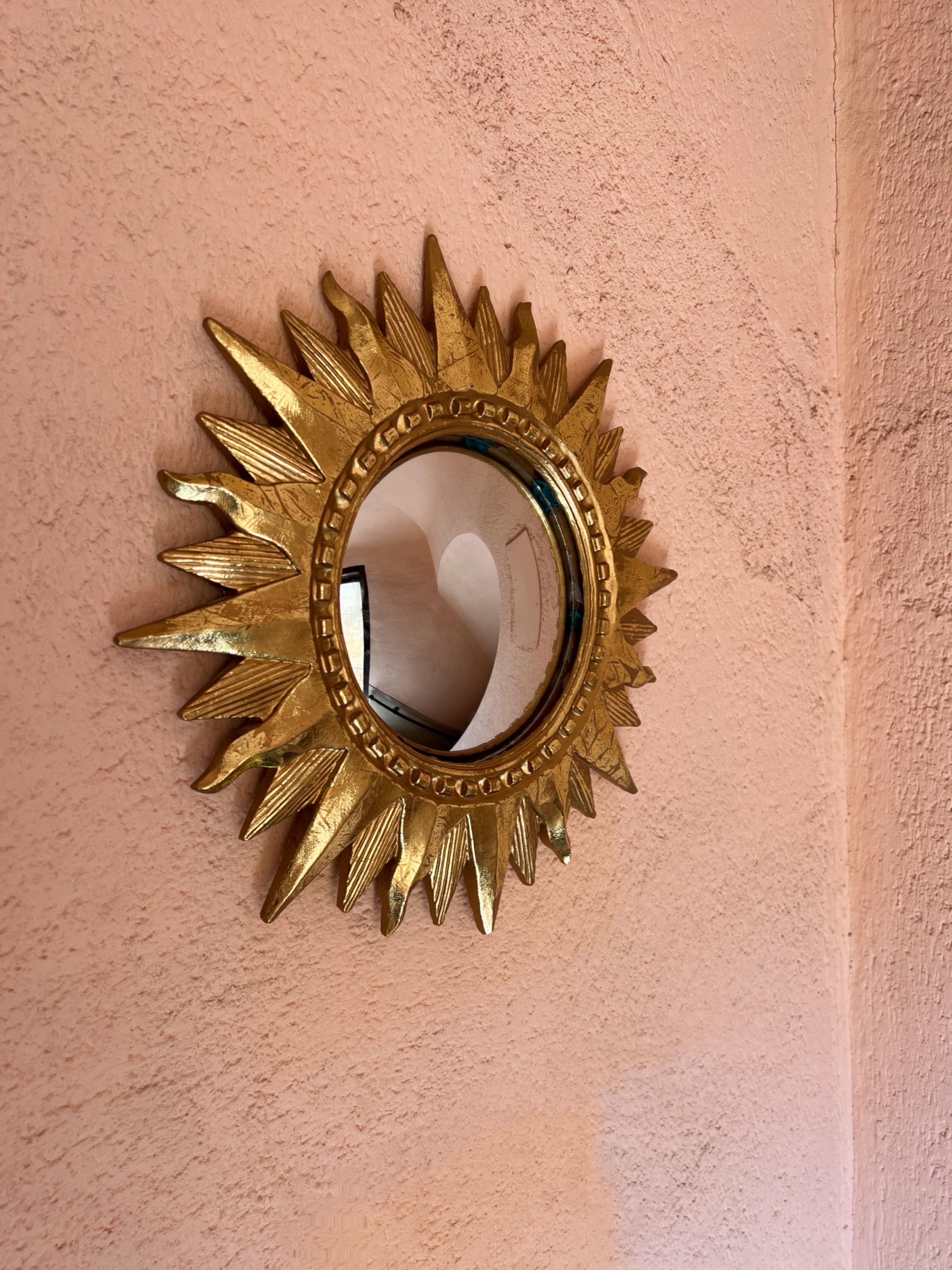 Italian Mid century golden sunburst mirror, 1970s For Sale 2