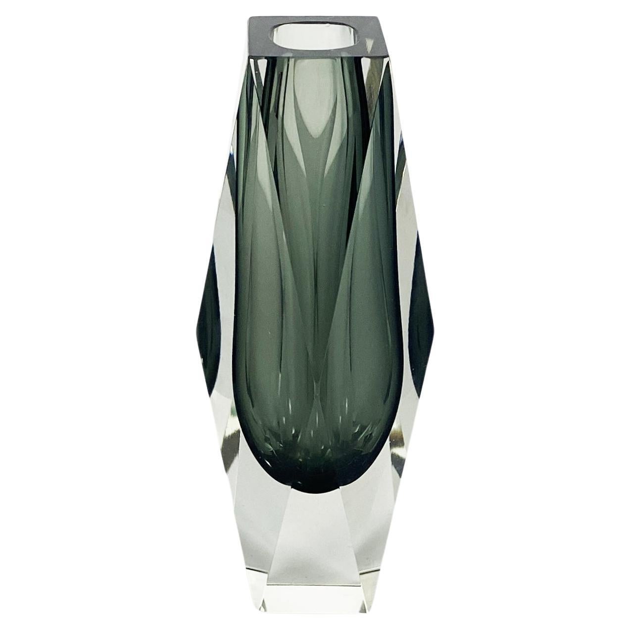 Vase italien en verre de Murano gris du milieu du siècle dernier de la série Sommersi, 1970