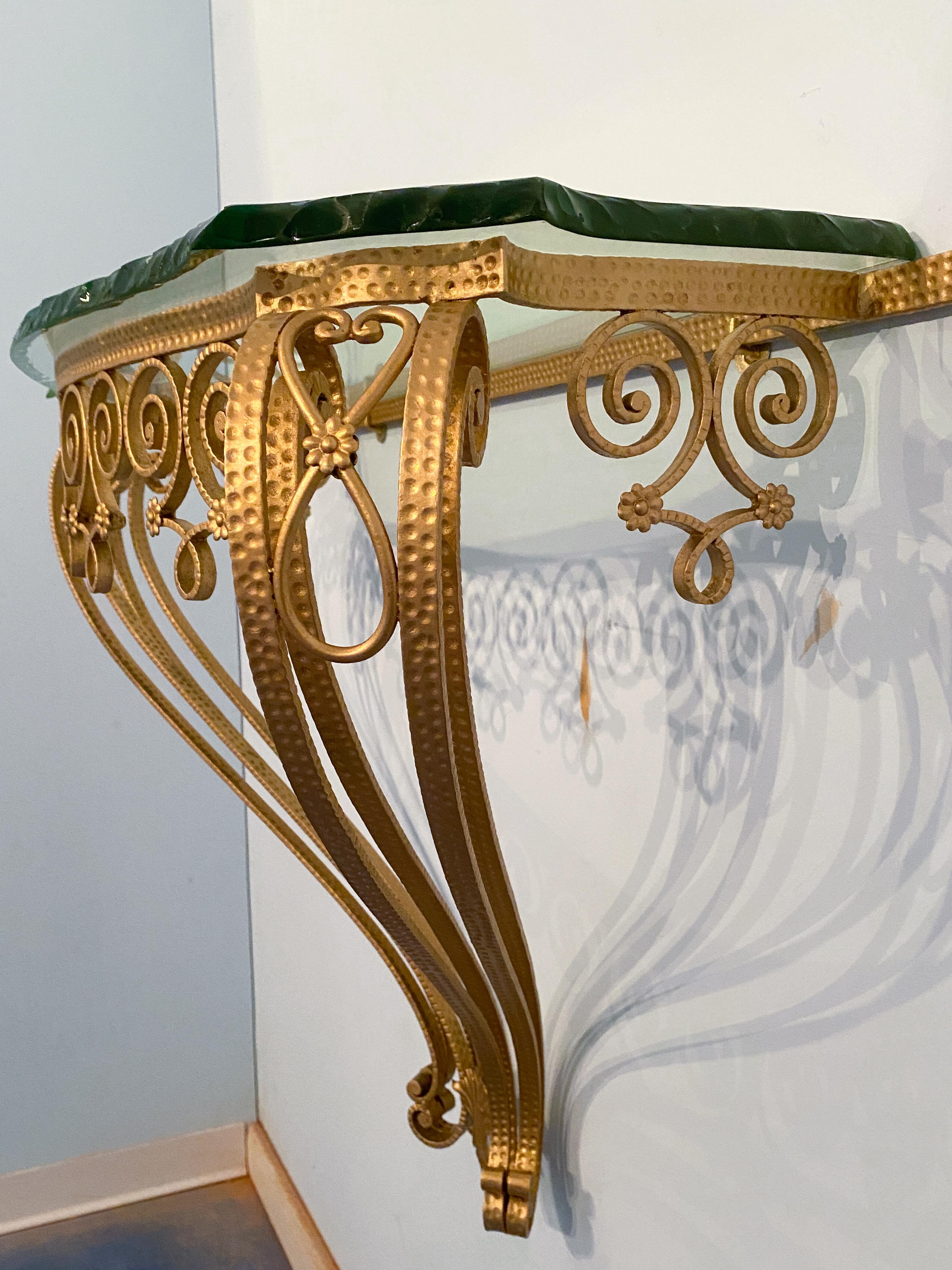 Italienischer Konsolentisch von Pier Luigi Colli aus der Mitte des Jahrhunderts, grünes Kristall, goldenes Eisen im Angebot 5