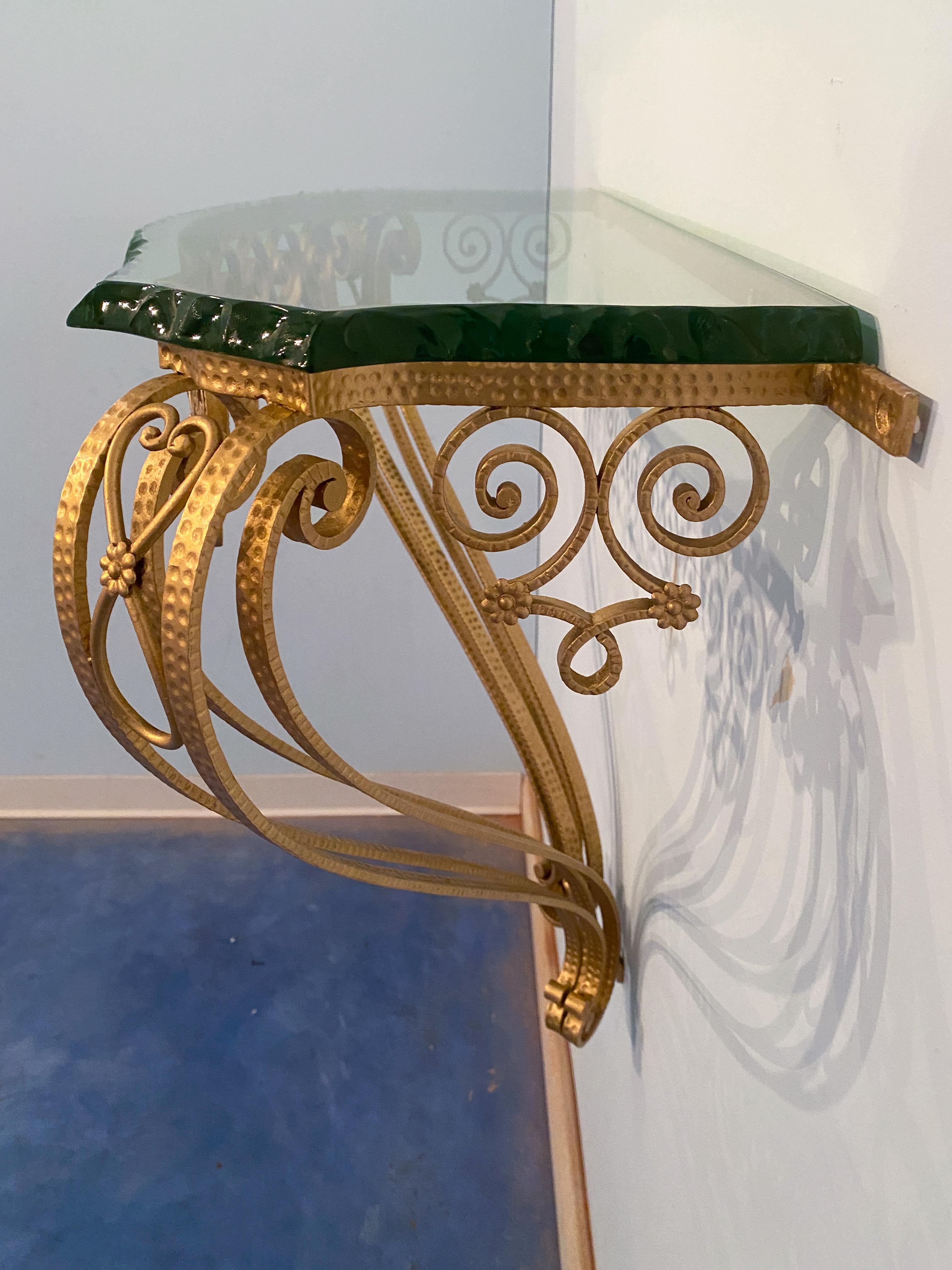 Italienischer Konsolentisch von Pier Luigi Colli aus der Mitte des Jahrhunderts, grünes Kristall, goldenes Eisen im Angebot 10