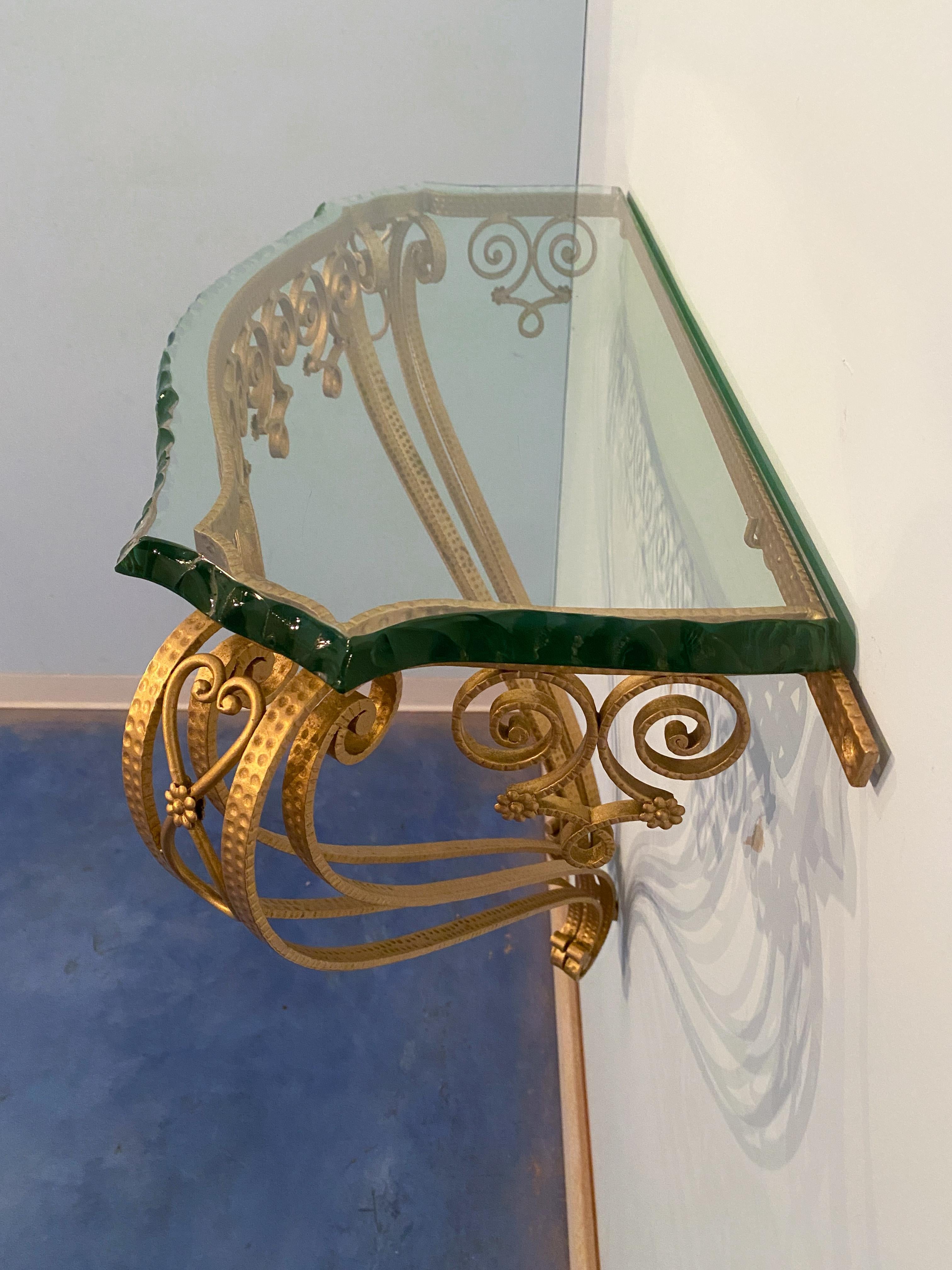 Italienischer Konsolentisch von Pier Luigi Colli aus der Mitte des Jahrhunderts, grünes Kristall, goldenes Eisen im Angebot 11