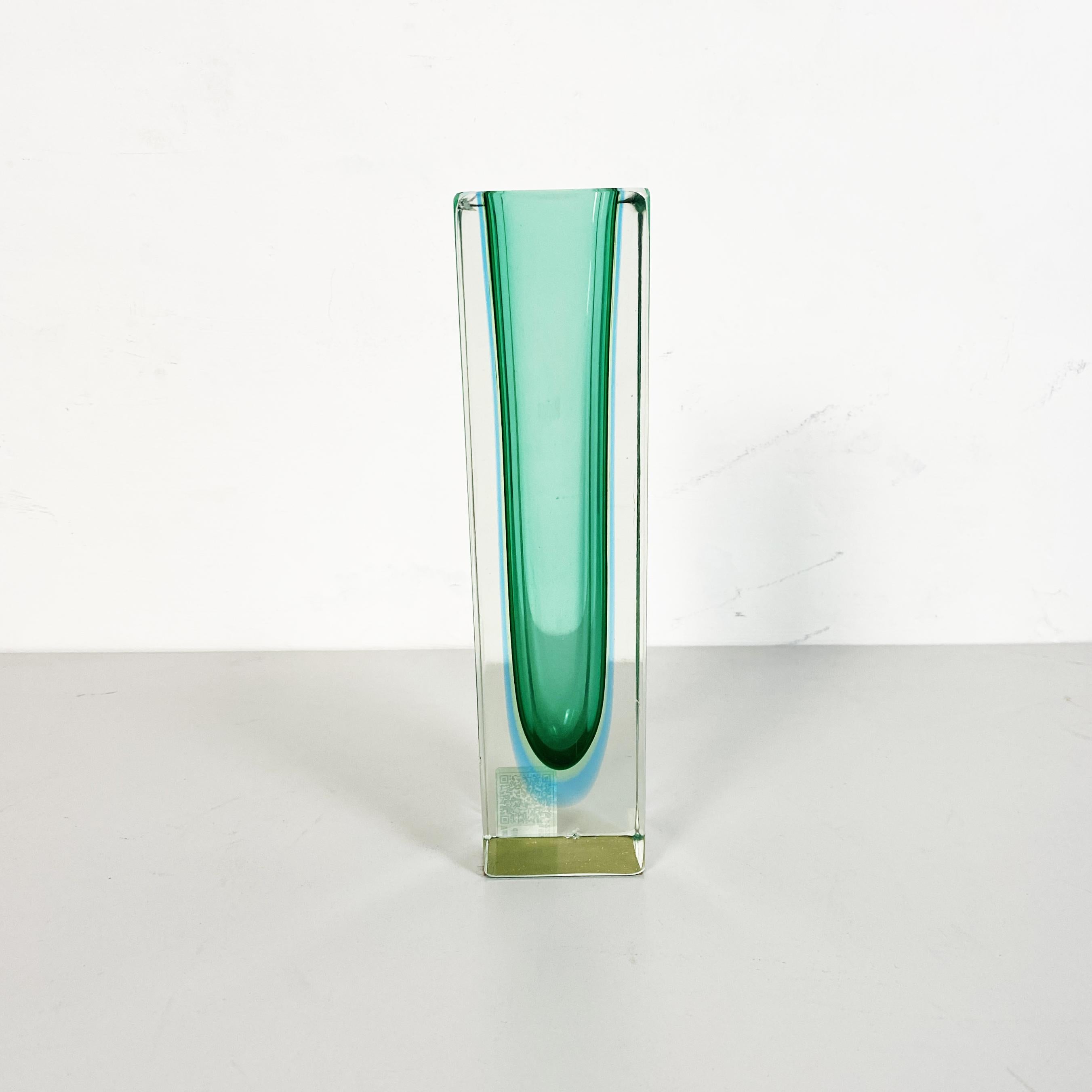 Italian Mid-Century Green Murano Glass Vase with Internal Blue Shades, 1970s In Good Condition For Sale In MIlano, IT