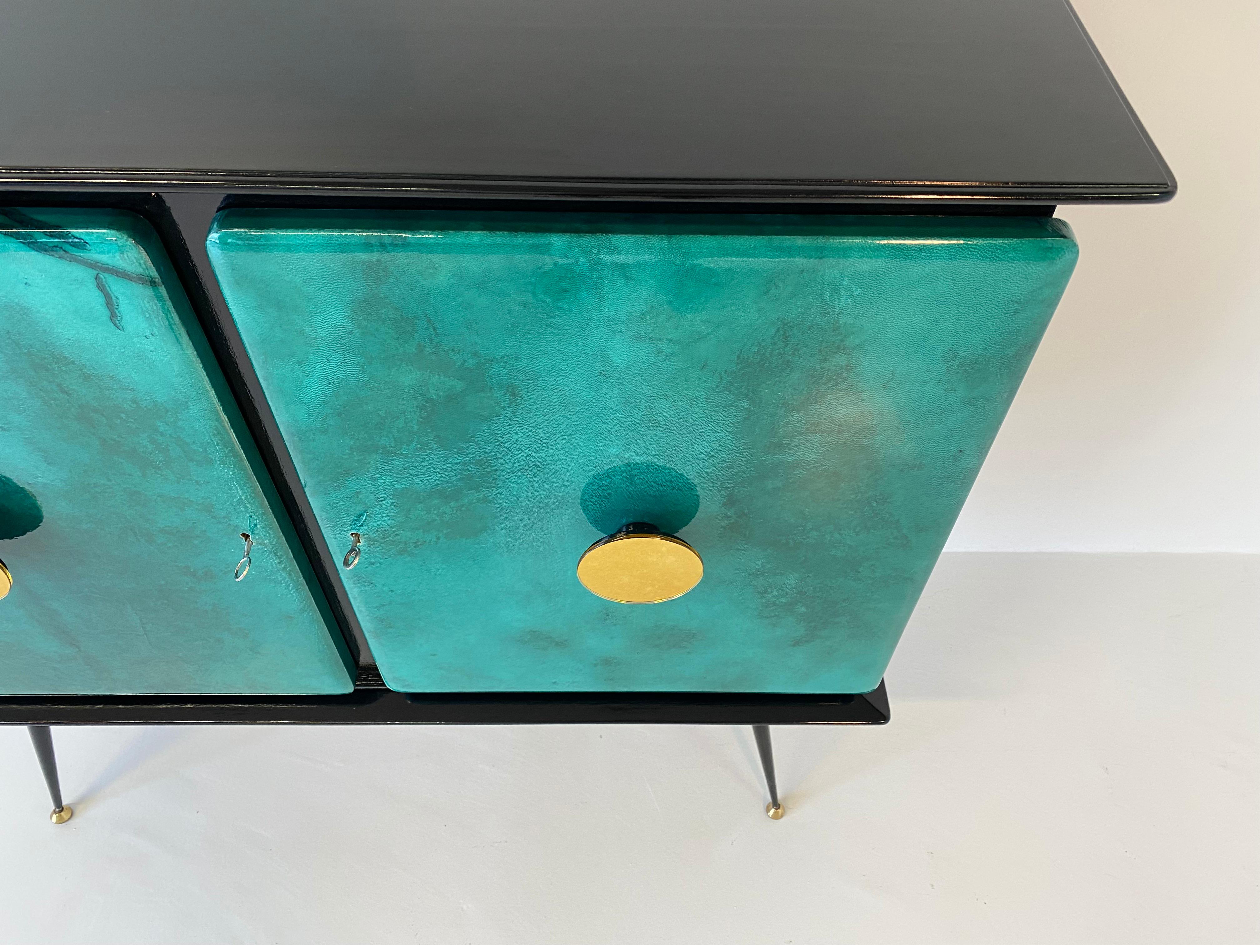 Italian Mid-Century Green Parchment and Gold Mirrors Bar Cabinet, 1950s In Good Condition In Meda, MB