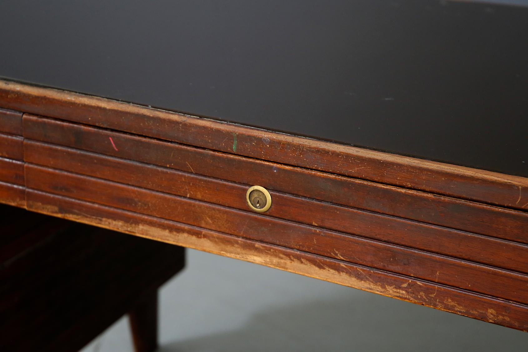 Mid-20th Century Italian Midcentury Grissinata Desk Attributed to Gio Ponti in Walnut, 1950s