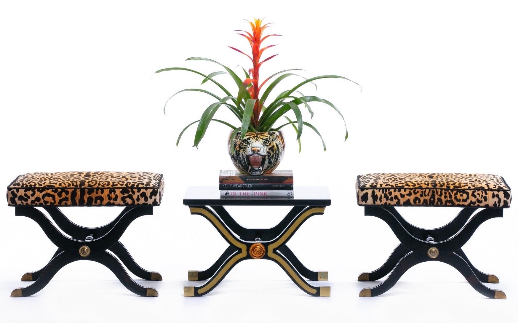 Hand painted Italian midcentury ceramic tiger planter. Festive. Fun. Lots of hand painted detail, a work of ceramic art. Perfect accessory for adding a fun pop or vibe. Bring a bit of jungle into your decor! Want to see more beautiful things? Scroll