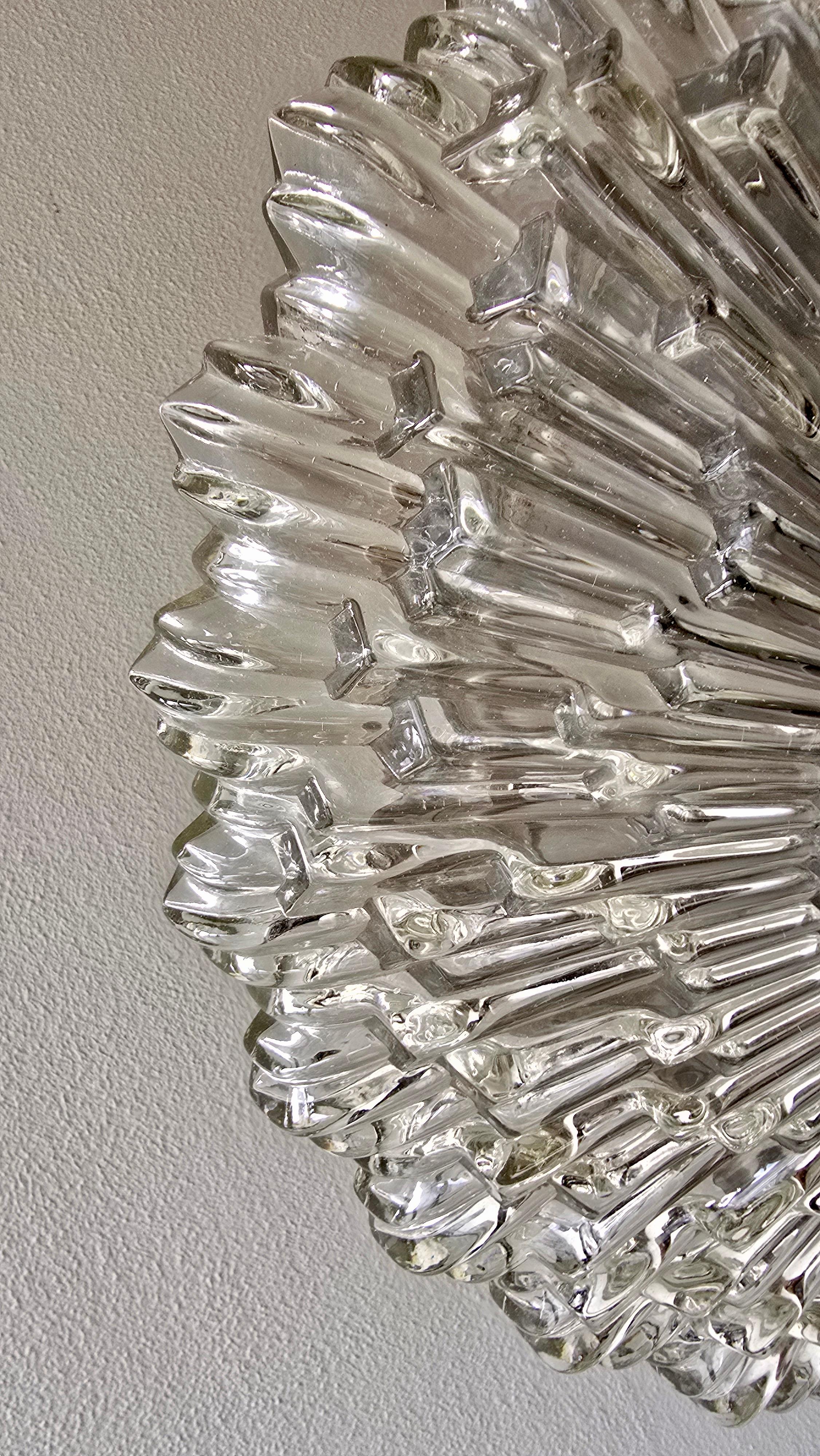 20ième siècle Plafonnier en verre glacé italien du milieu du siècle, Ø 41 cm, années 1960 en vente