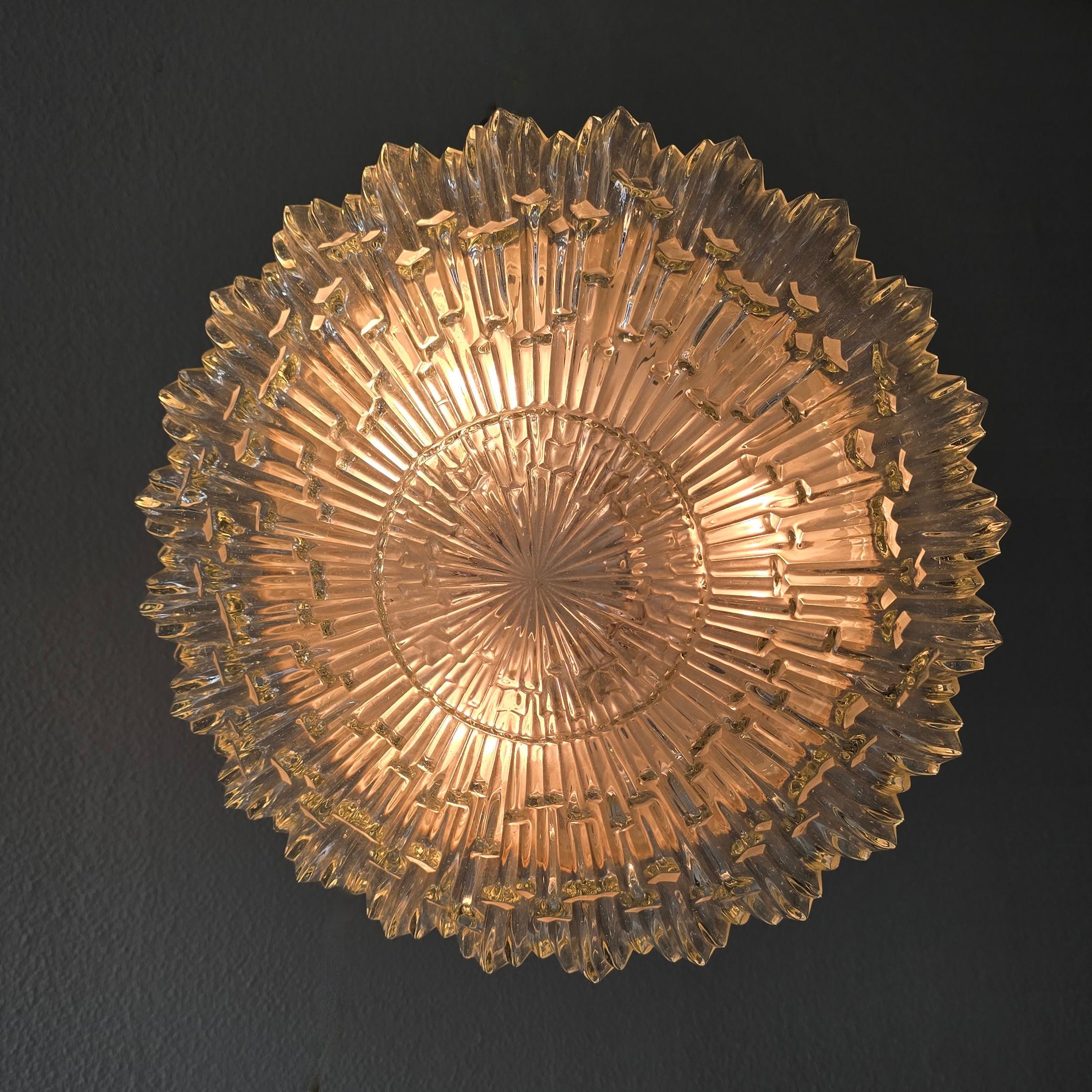 Plafonnier en verre glacé italien du milieu du siècle, Ø 41 cm, années 1960 en vente 1