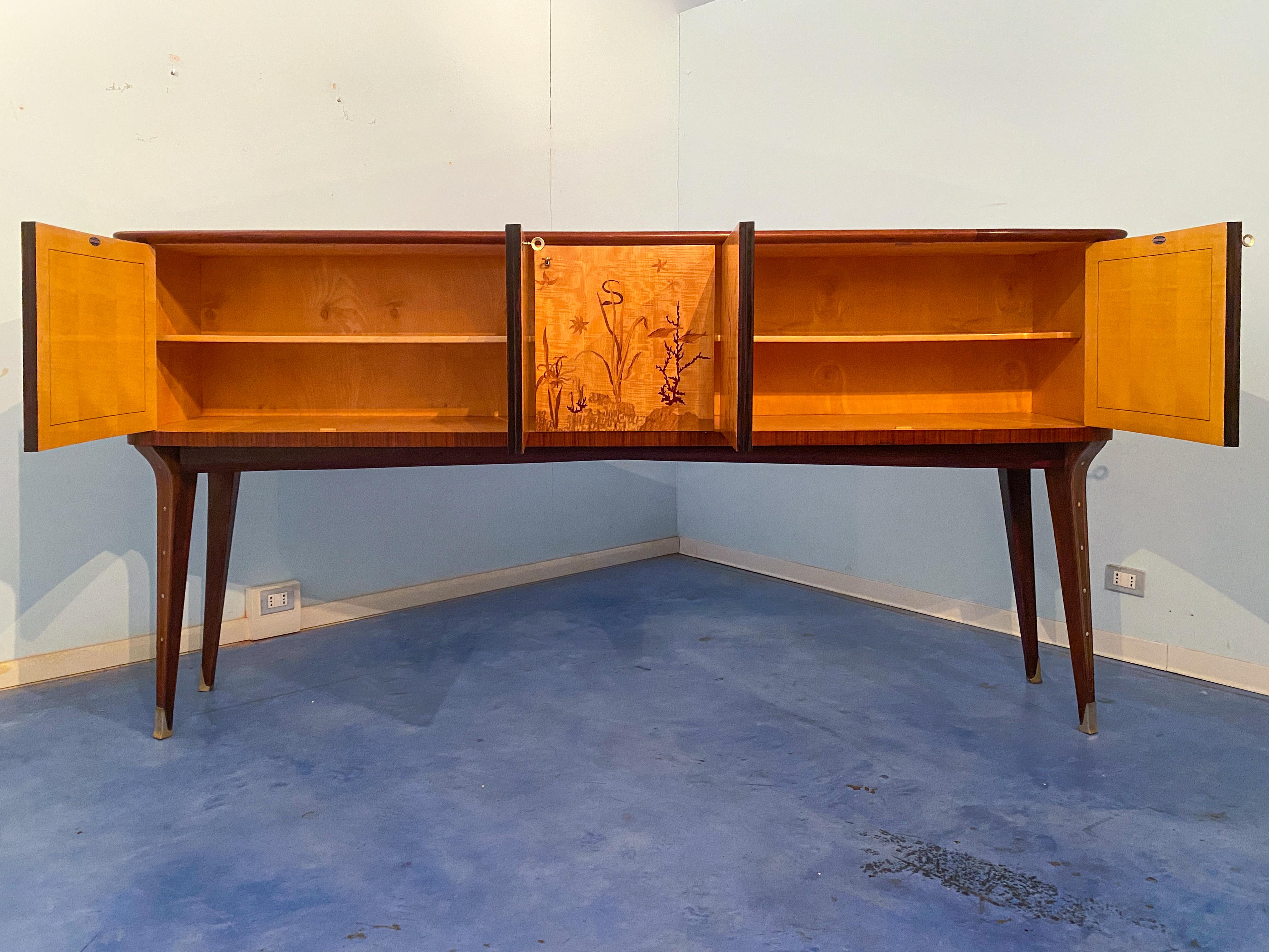 Italian Midcentury Inlaid Maple Sideboard by Andrea Gusmai, 1950s For Sale 1