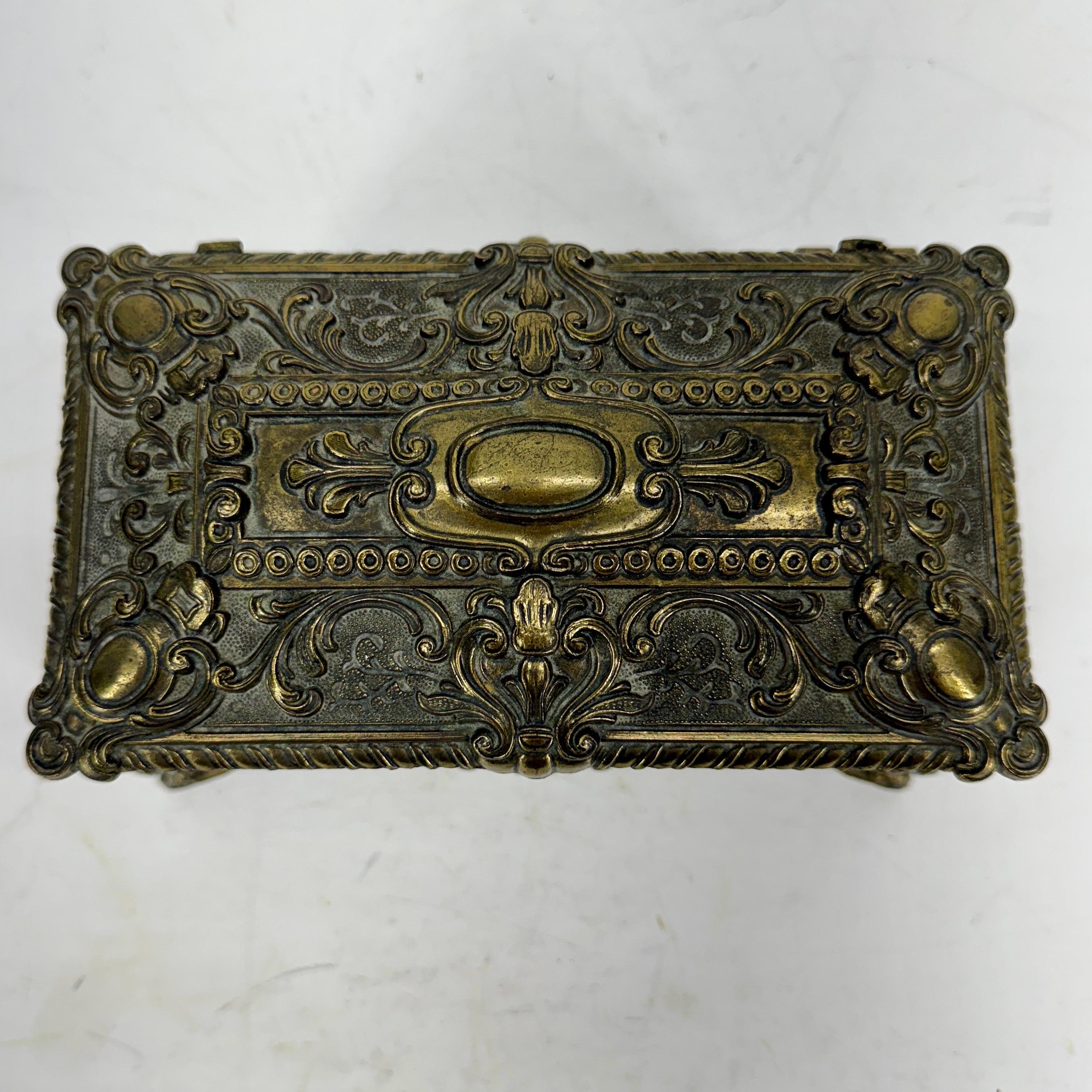Baroque Italian Mid-Century Jewelry Collectable Box With Cherubs For Sale