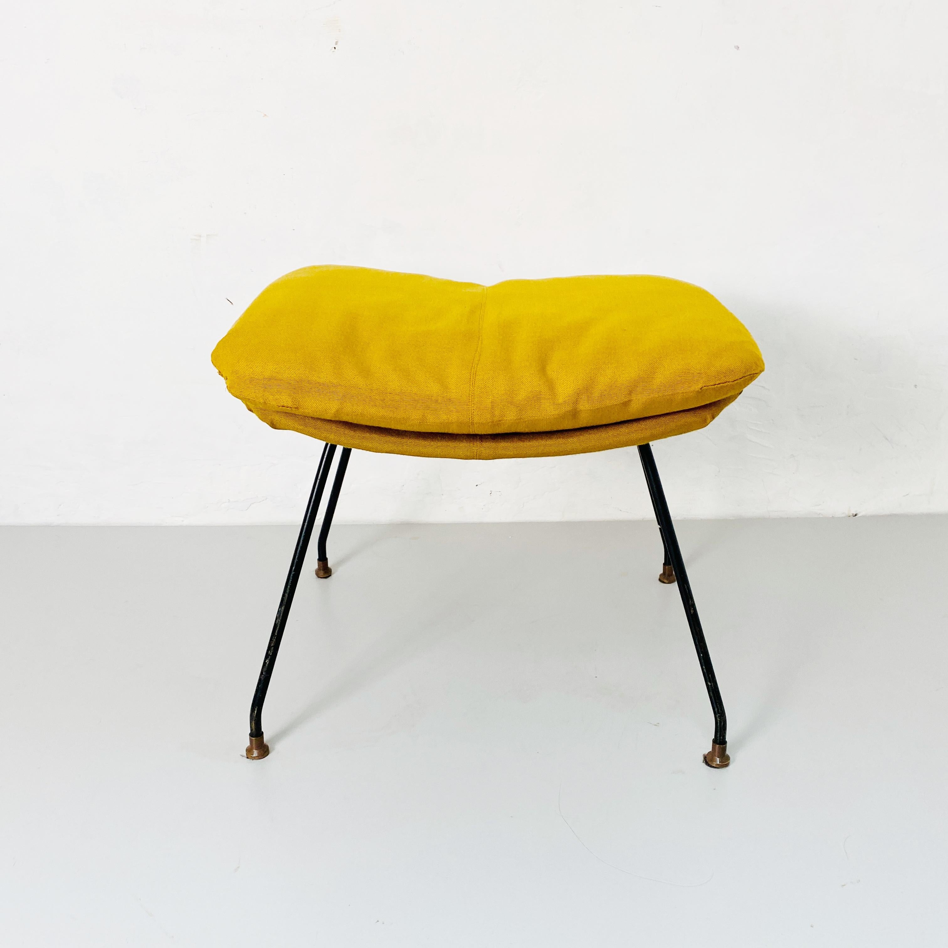 Komos Footrest by Augusto Bozzi for Saporiti Italia, 1950s
Komos Footrest with black painted metal base and brass supports. The upholstery is in an original ocher yellow fabric. Produced by Saporiti Italia and designed by Augusto Bozzi in