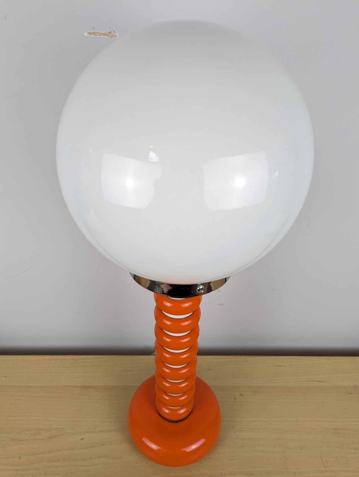 Italian mid-century lamp with an opaline lamp shade with an enamel base 4