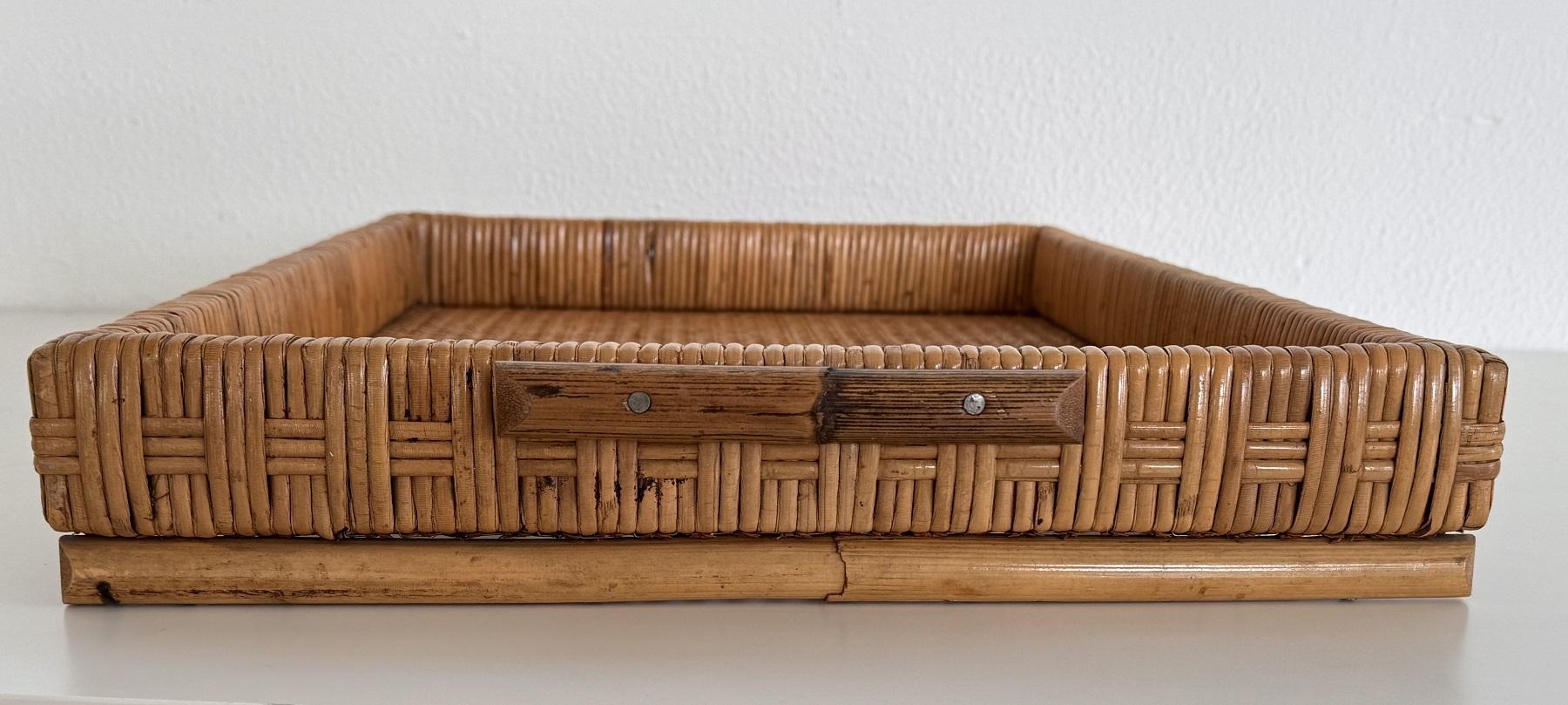 Italian Mid-Century Large Organic Serving Tray in Natural Rattan and Wood, 1970s 1