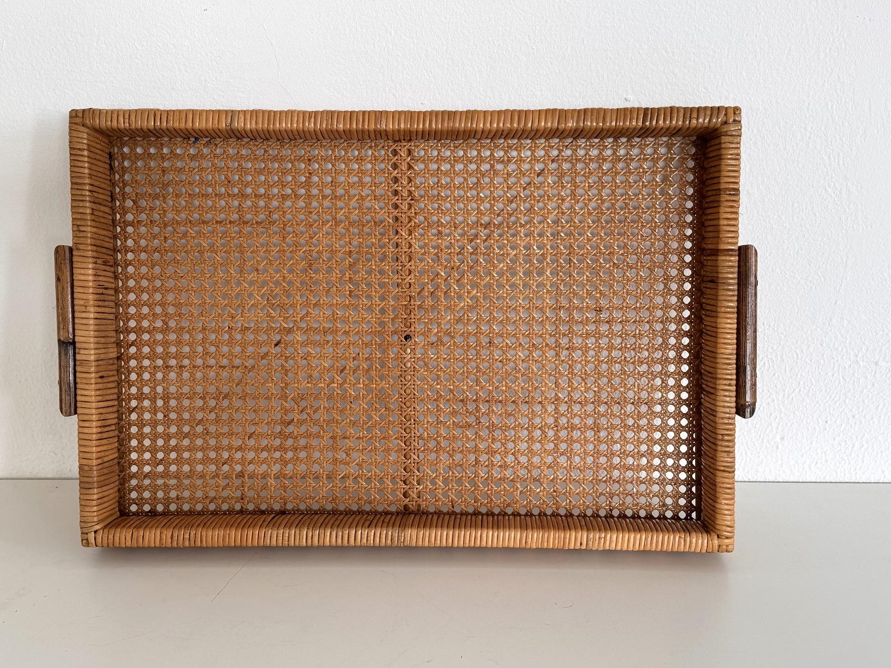 Italian Mid-Century Large Organic Serving Tray in Natural Rattan and Wood, 1970s 2