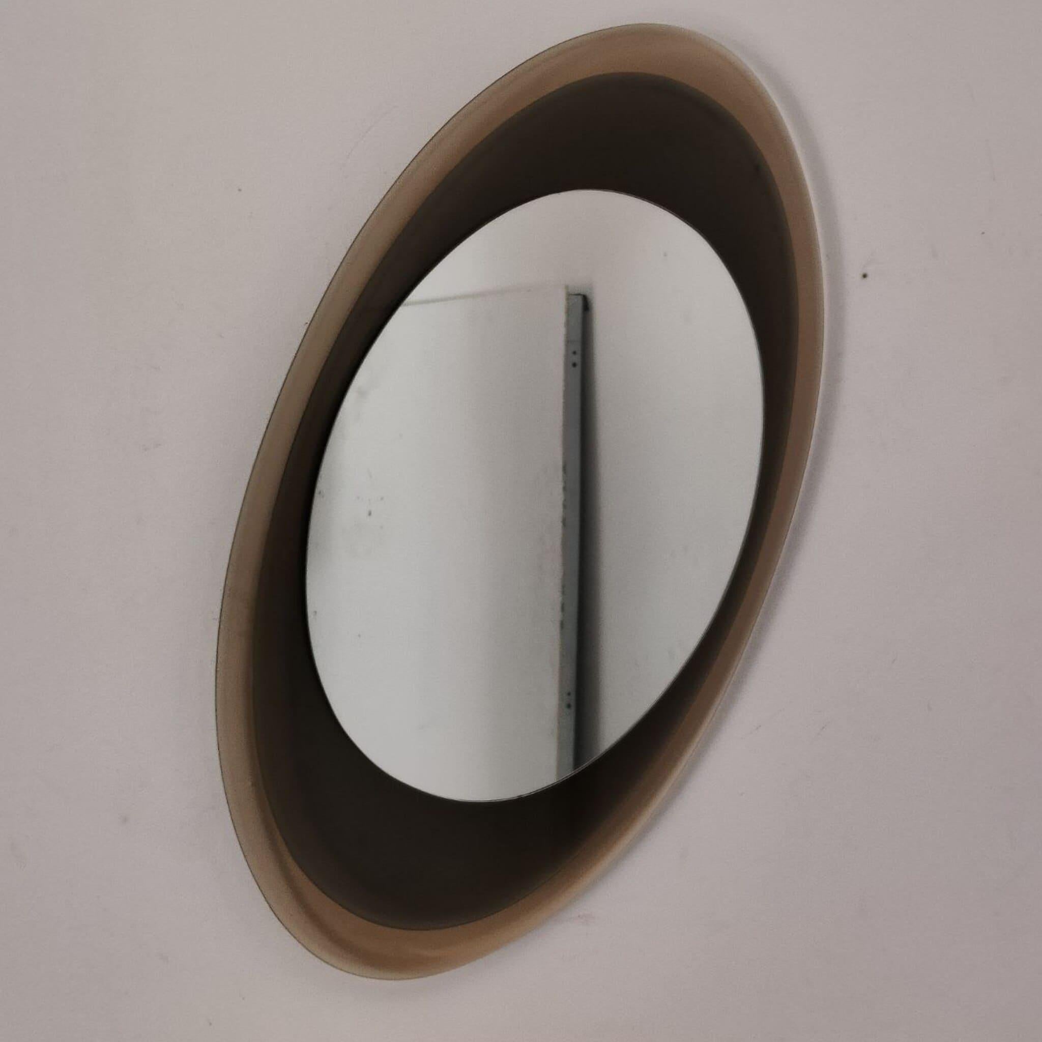 Specchio ovale in vetro stratificato della metà del secolo scorso nello stile di Cristal Arte, anni '60 In condizioni buone in vendita a Nicolosi, IT