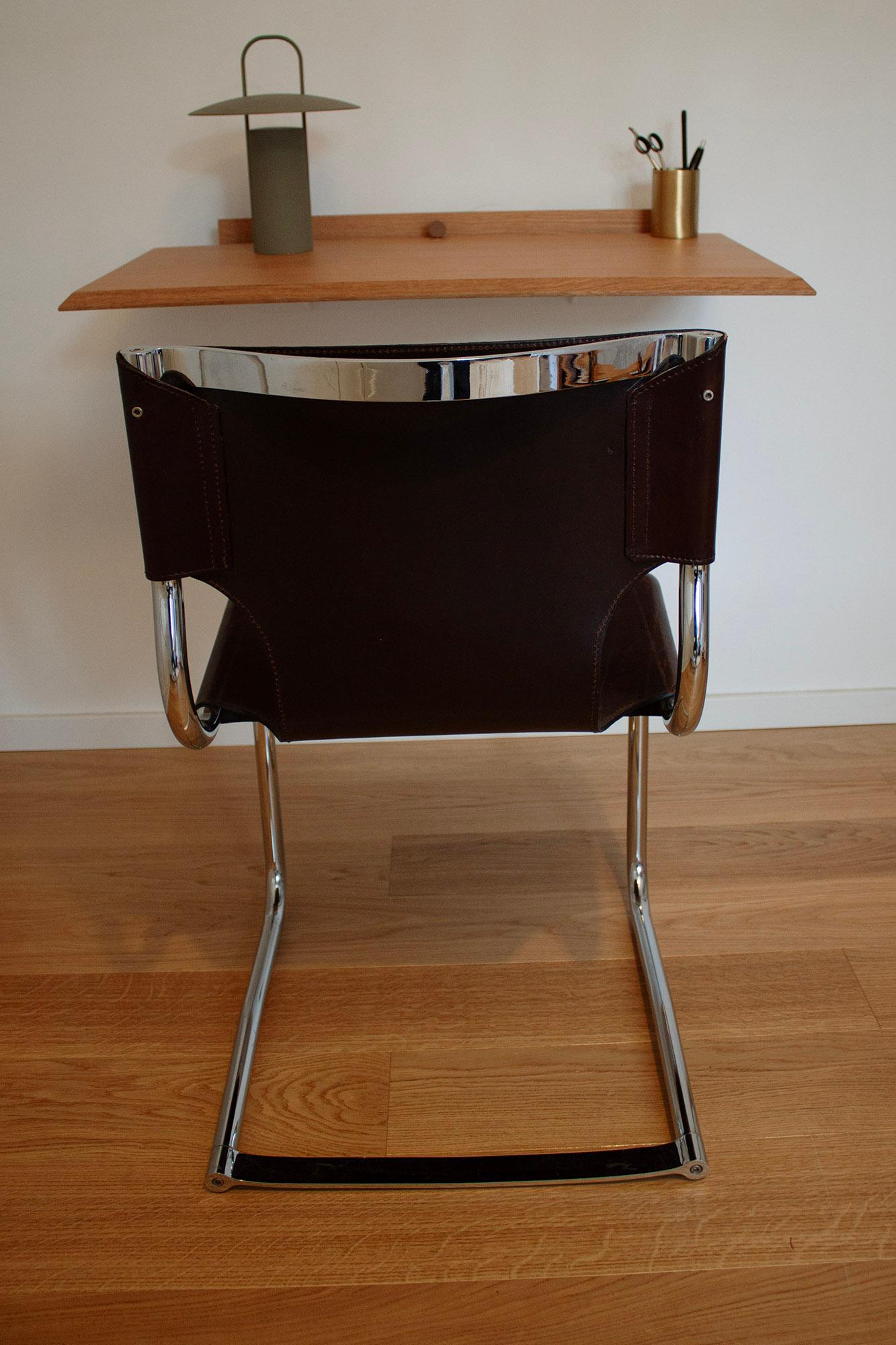 Fait à la machine Chaises de salle à manger/bureau en cuir italien du milieu du siècle par Carlo Bartoli (une de deux) en vente