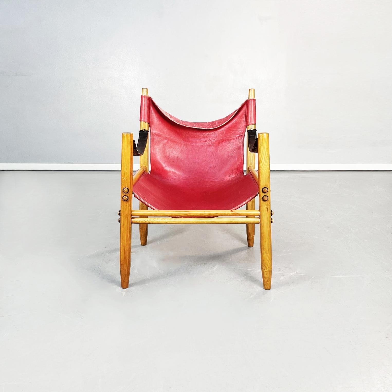 Italian mid-century Leather and wood armchair Oasi 85 by Legler for Zanotta, 1960s
Armchair mod. Oasi 85 in red leather and wood. The seat and back are made of soft red leather, fixed to the structure. The armrests are made with leather straps and