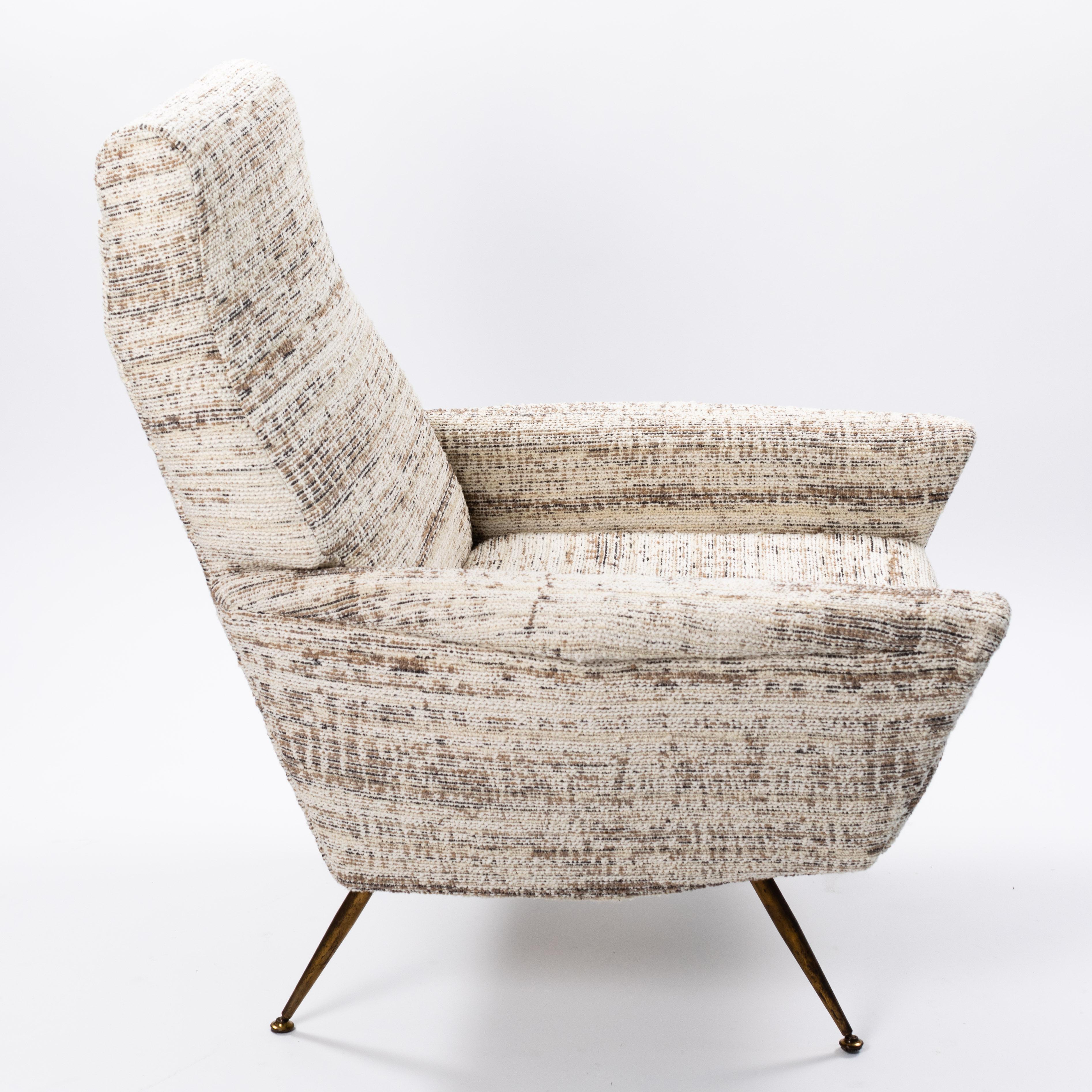 Italian Mid-Century Linear Shaped Armchair Off-White Bouclé Fabric, 1950s In Good Condition For Sale In Salzburg, AT