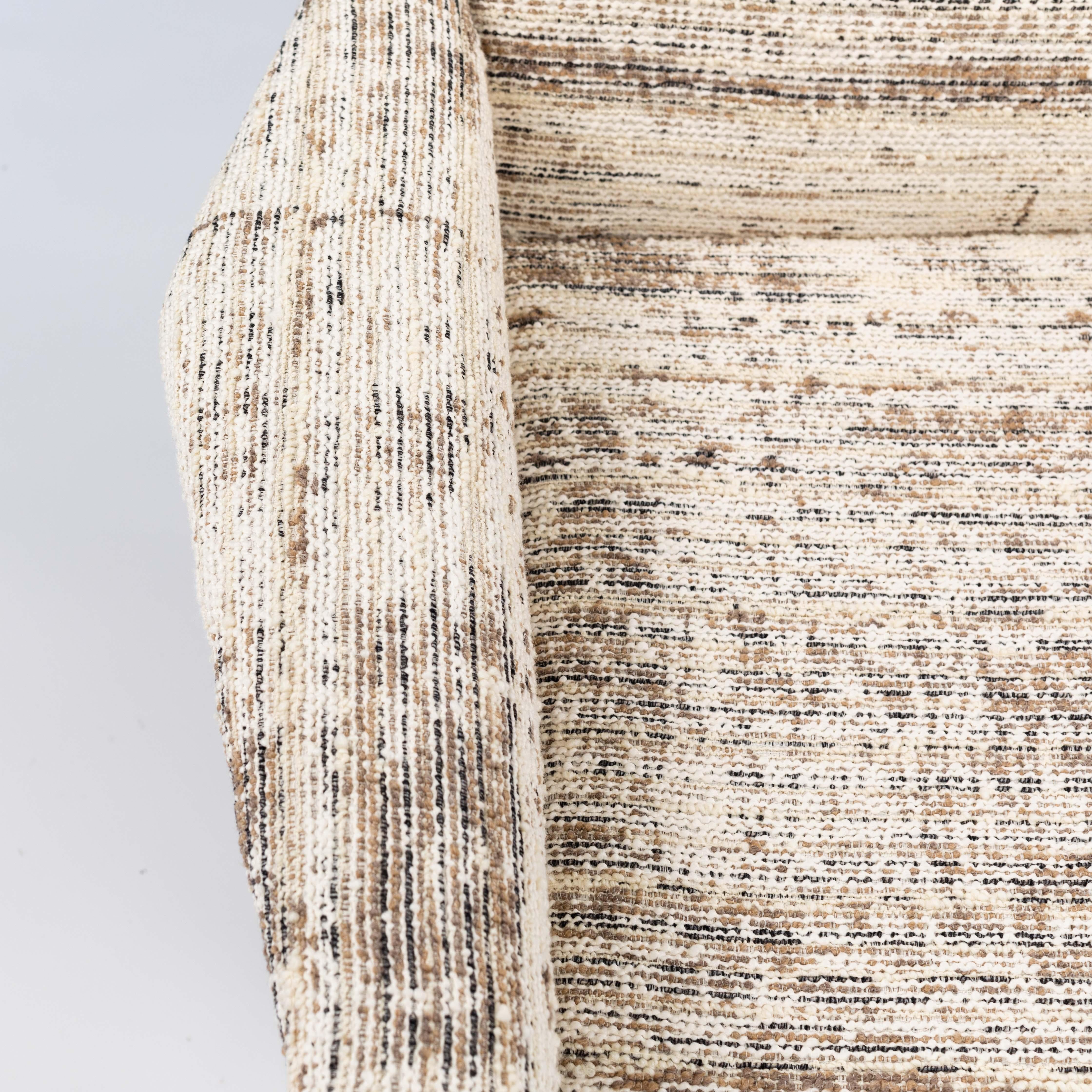 Italian Mid-Century Linear Shaped Armchair Off-White Bouclé Fabric, 1950s For Sale 3