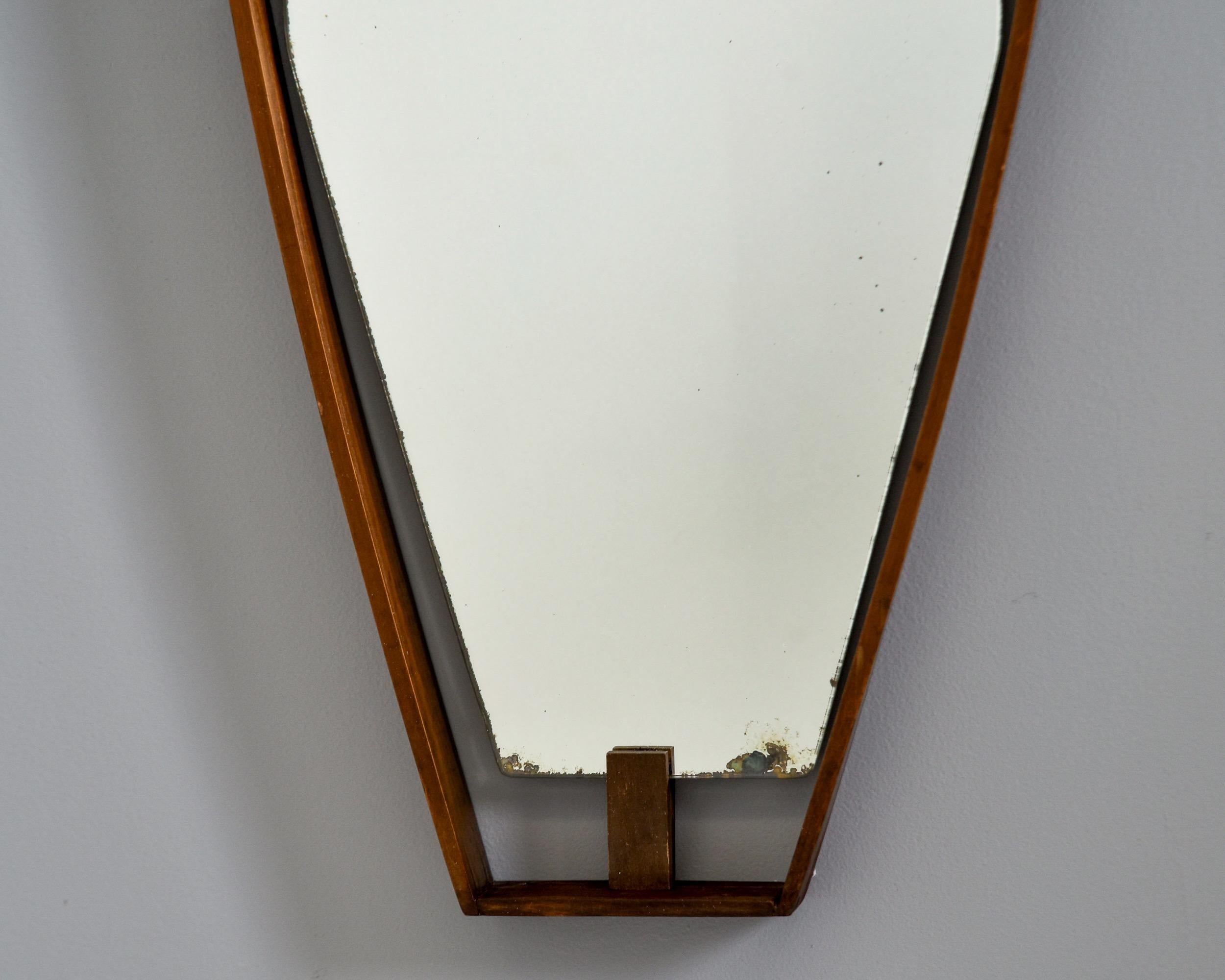 20ième siècle Miroir italien du milieu du siècle à long cadre en noyer encastré en vente