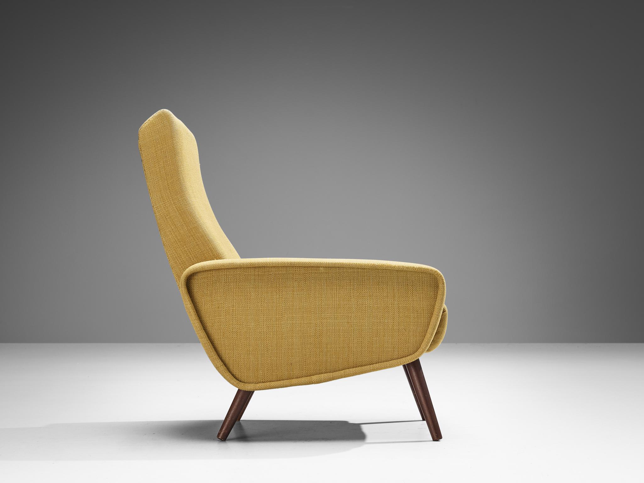 Italian Midcentury Lounge Chair in Mustard Yellow Upholstery In Good Condition For Sale In Waalwijk, NL