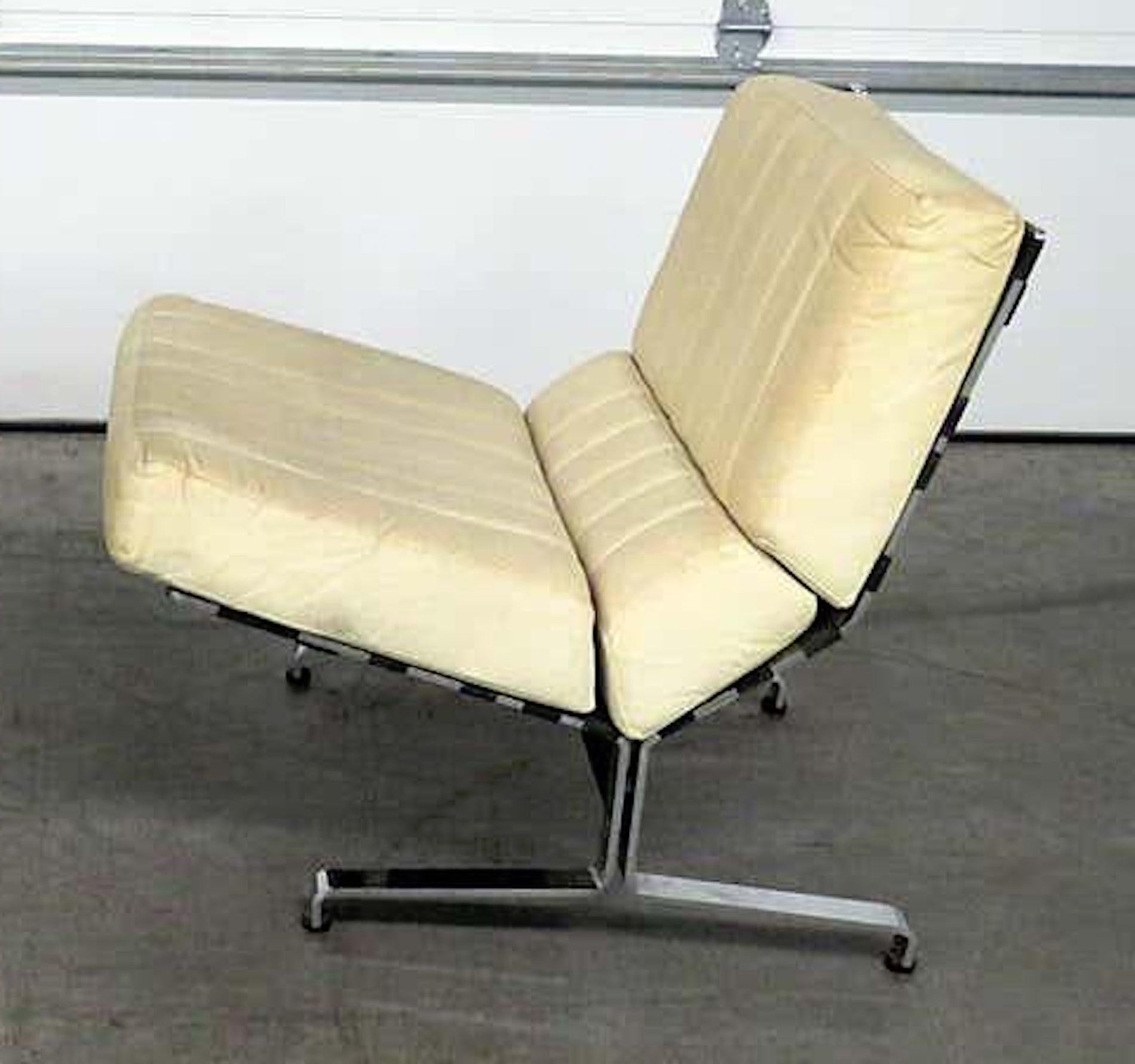 Italian Midcentury Lounge Chairs For Sale 1