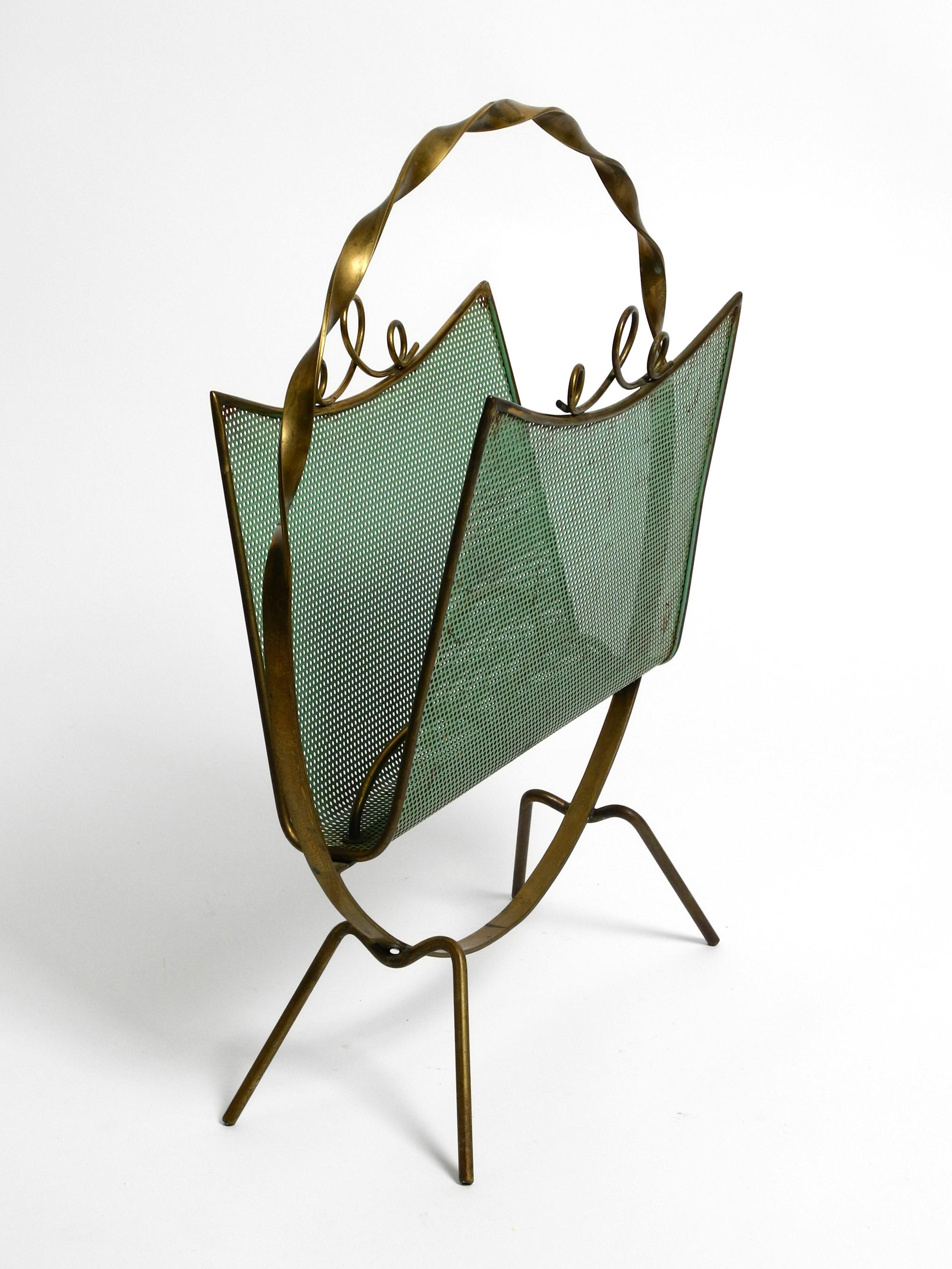 Italian Mid Century magazine rack made of brass and perforated sheet metal For Sale 5
