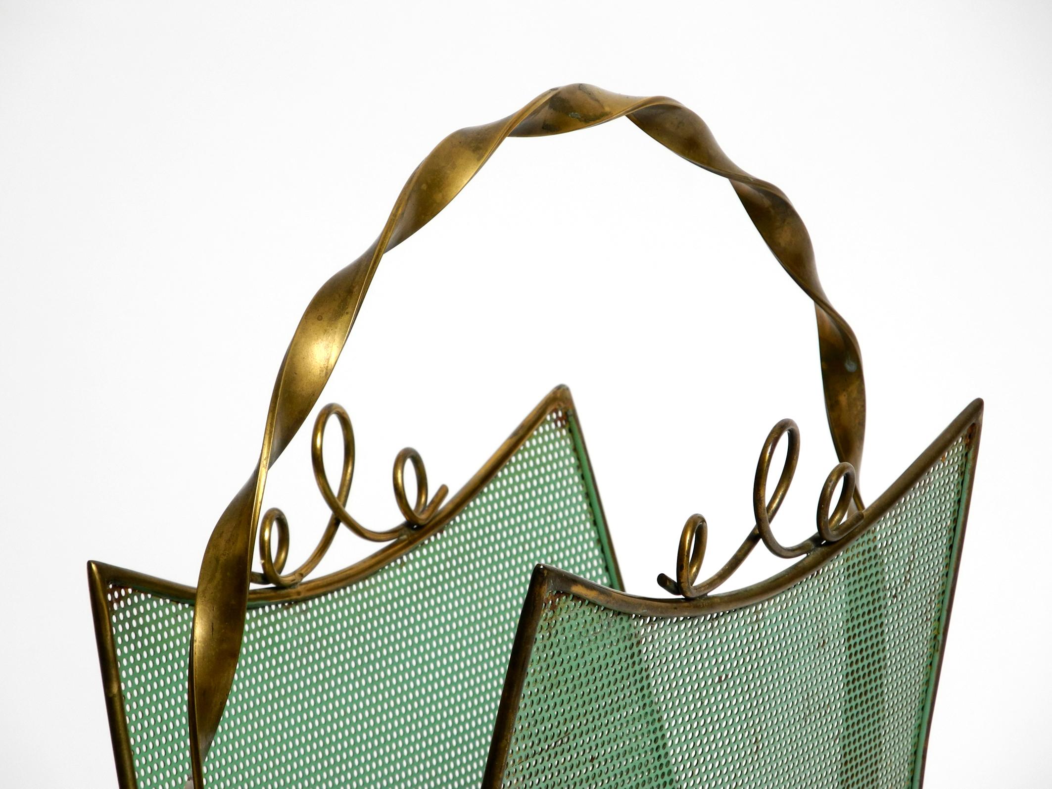 Italian Mid Century magazine rack made of brass and perforated sheet metal For Sale 7