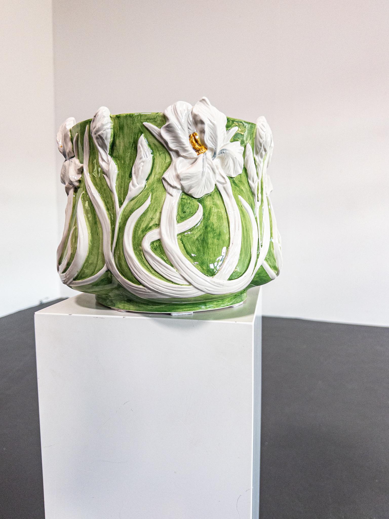 Italian Mid-Century Majolica Cachepot with Iris Relief, c. 1950s–70s For Sale 5