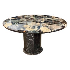 Table centrale italienne en marbre du milieu du siècle