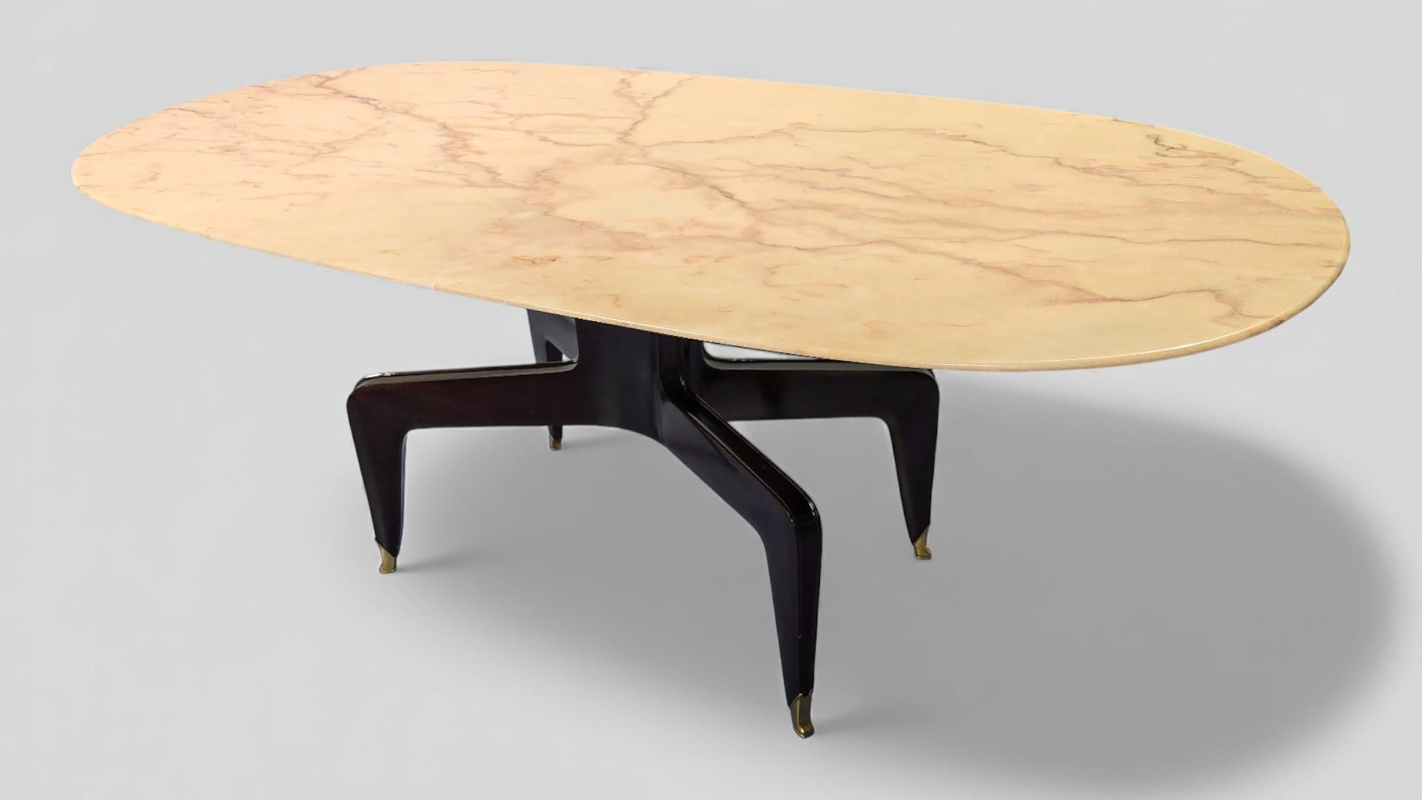 Italian Mid-Century Marble Dining Table attributed to Melchiorre Bega For Sale 6