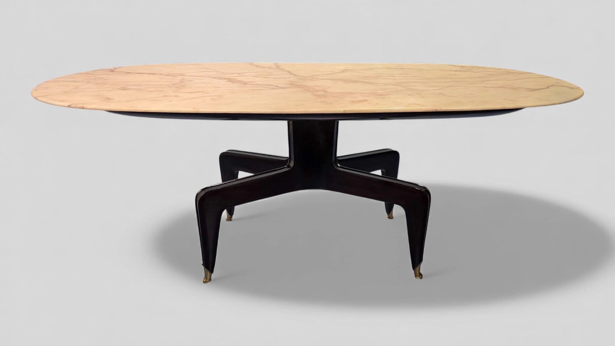 Italian Mid-Century Marble Dining Table attributed to Melchiorre Bega For Sale 8