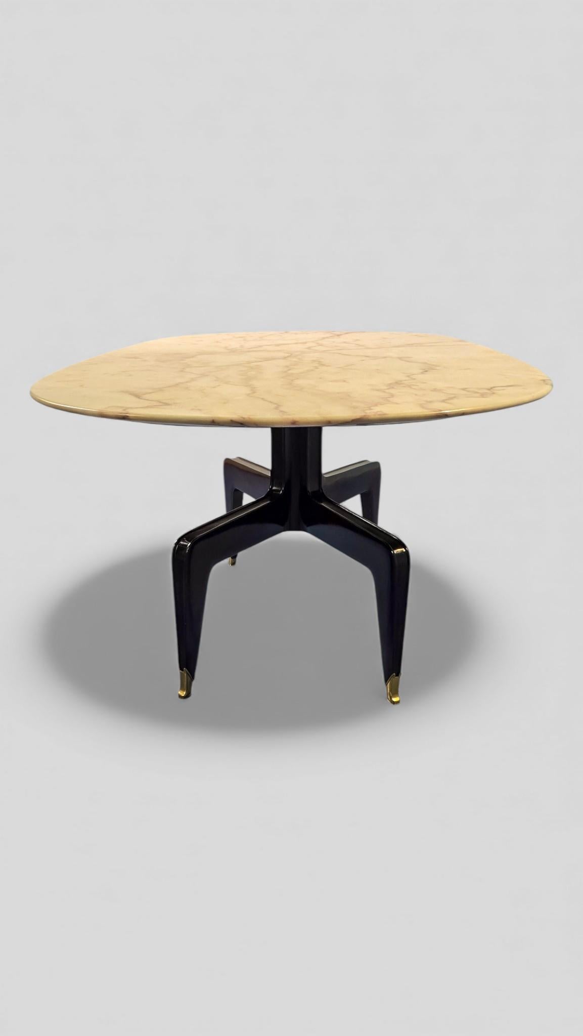 Italian Mid-Century Marble Dining Table attributed to Melchiorre Bega For Sale 3