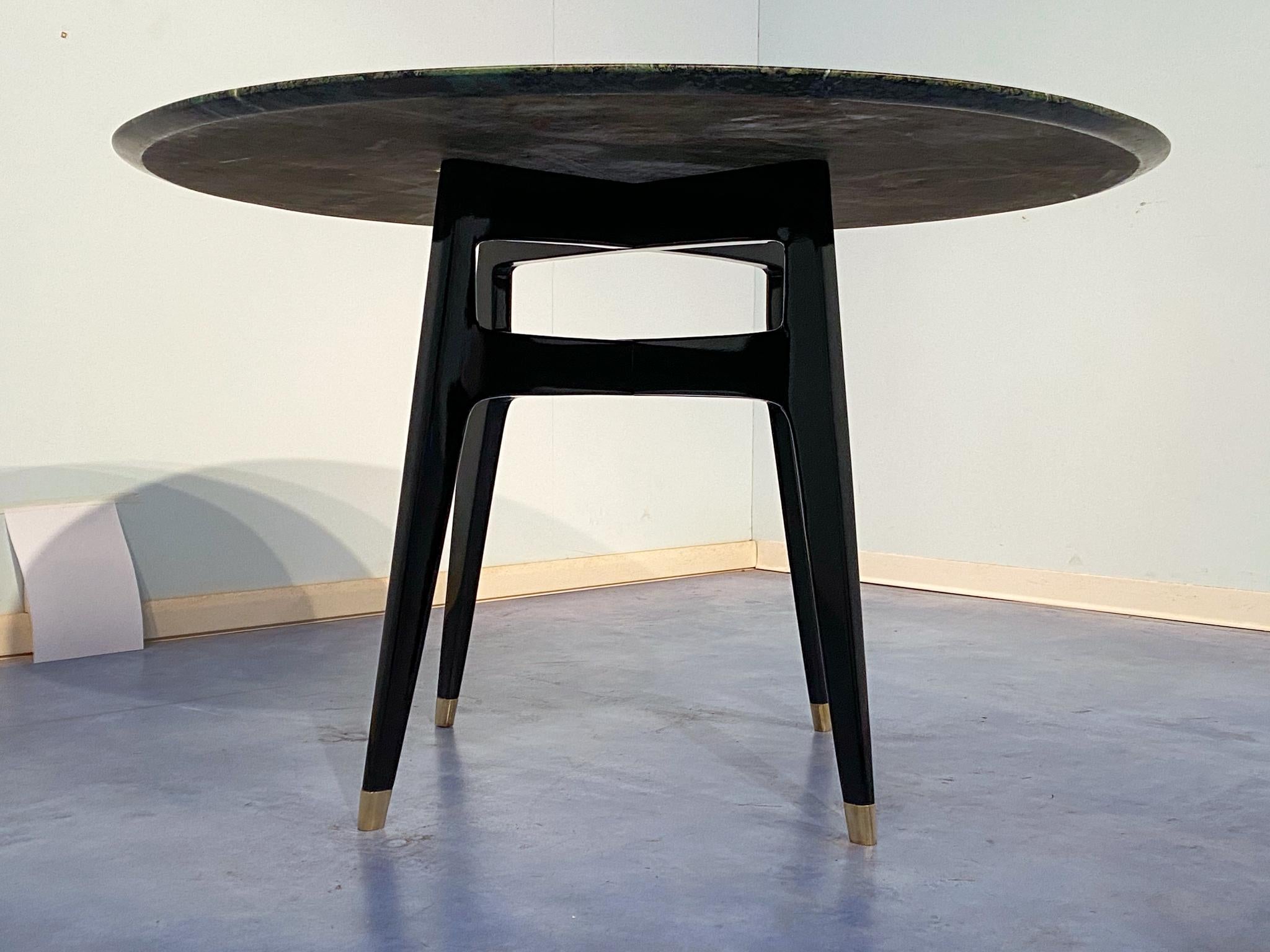 Italian Mid-Century  Marble Round Support or Center Table, by  Dassi 1950s For Sale 6