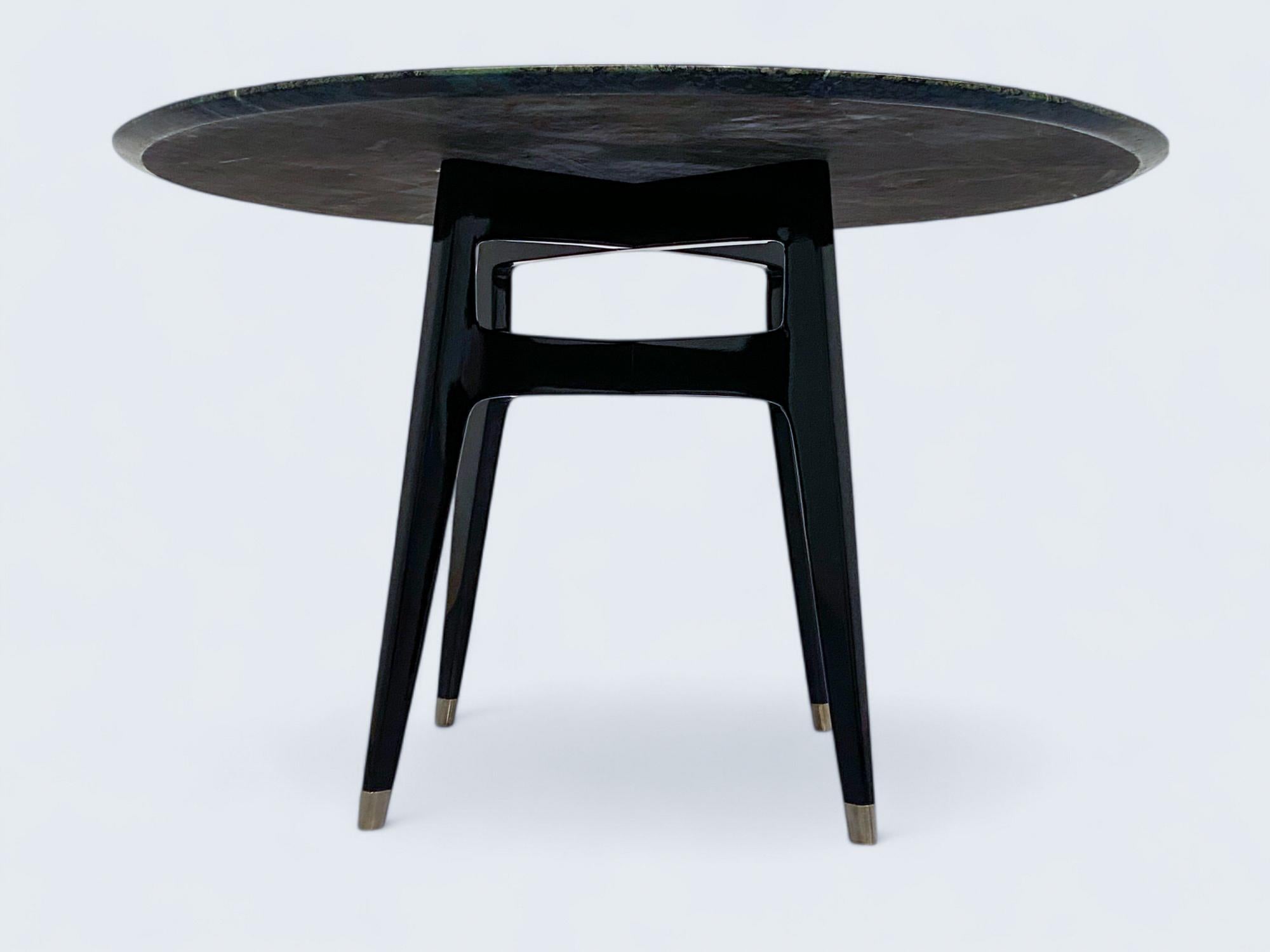 Italian Mid-Century  Marble Round Support or Center Table, by  Dassi 1950s For Sale 5