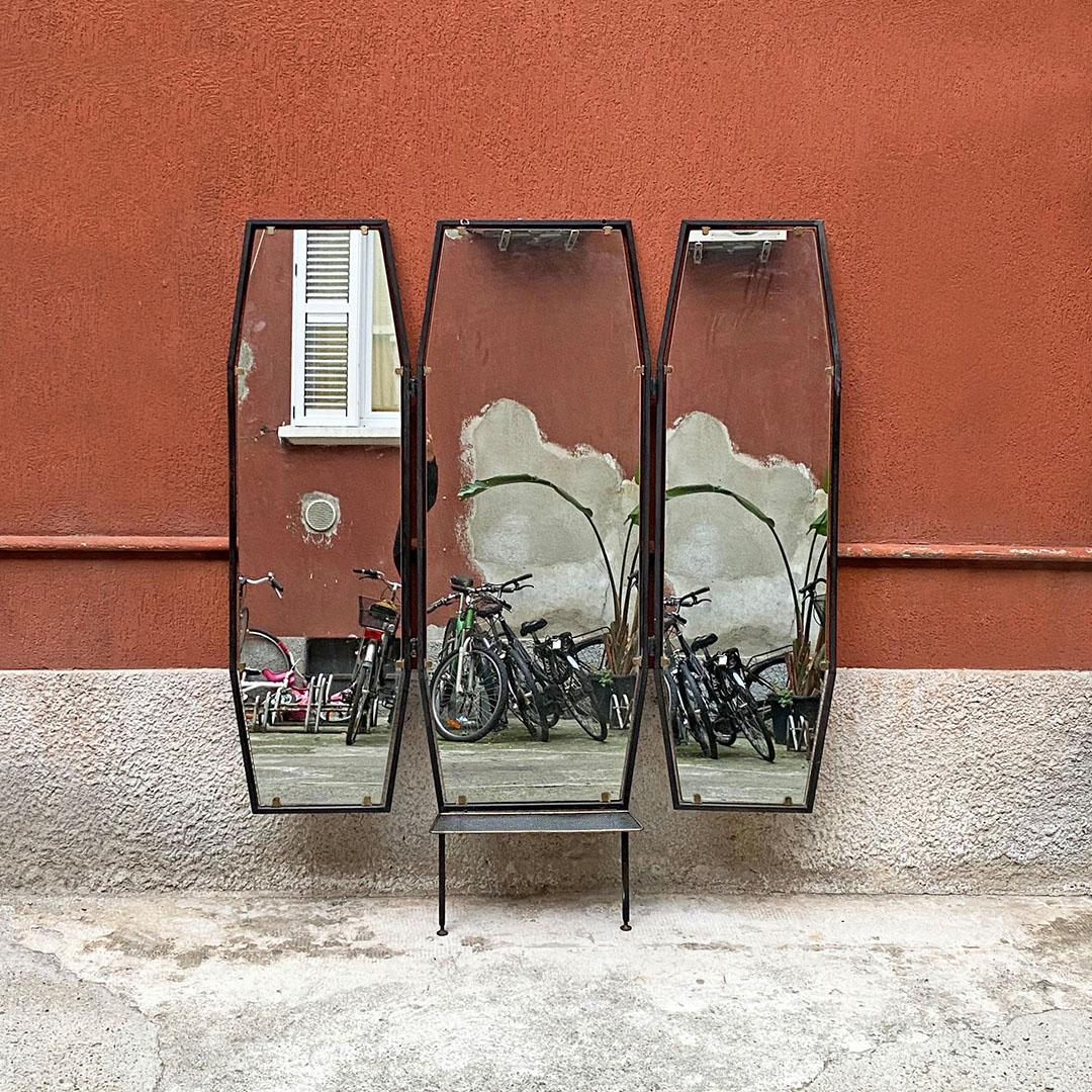 Italian Mid-Century Metal Octagonal Frame with Closable Doors Wall Mirror, 1950s In Good Condition In MIlano, IT