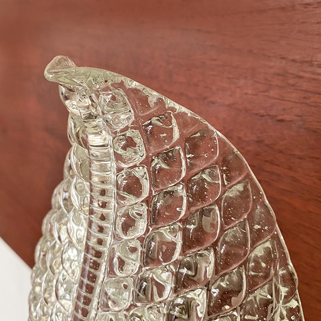 Italian Mid-Century Metal Support Glass Lampshader Leaf-Shape Wall Lamp, 1950s For Sale 5