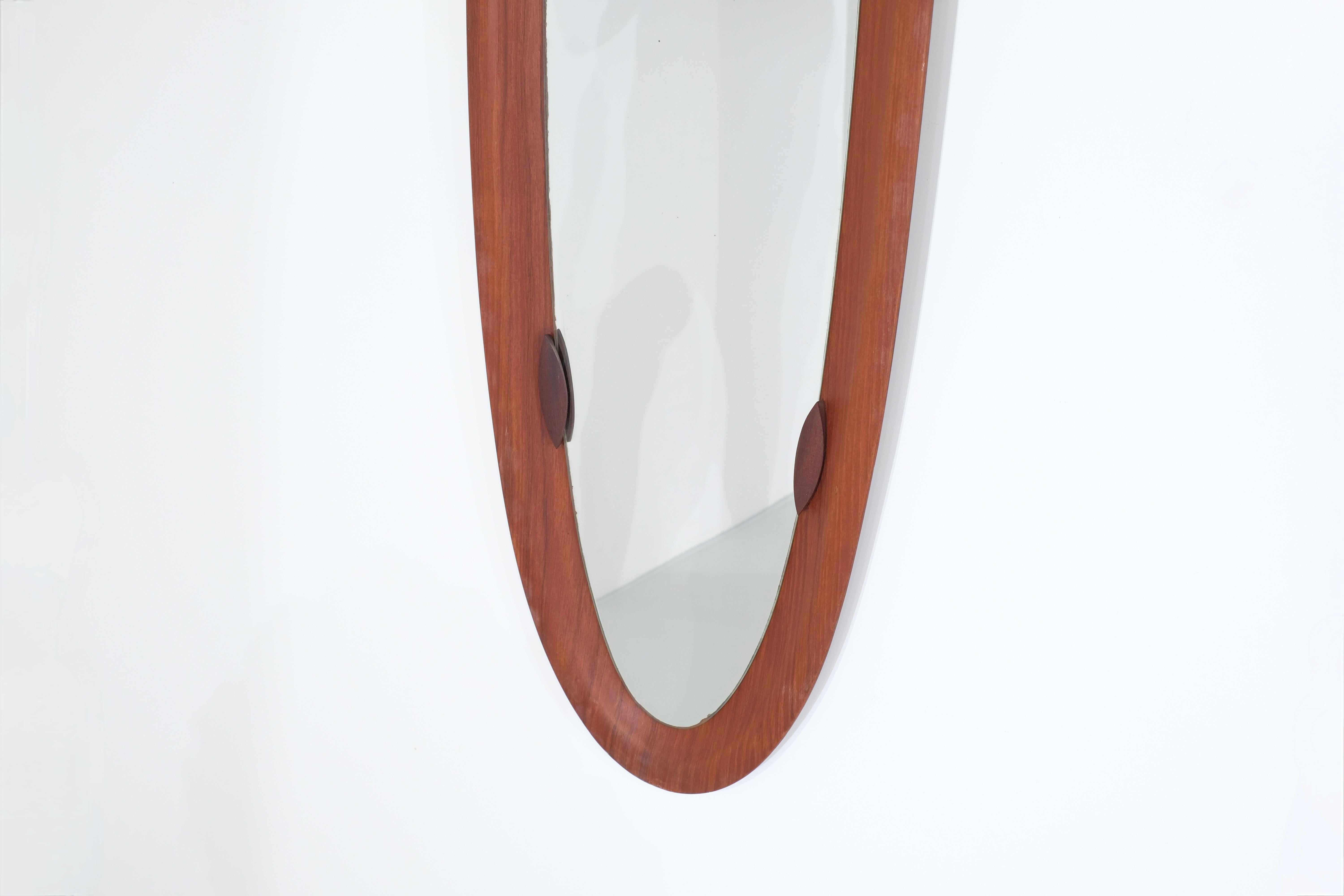 Specchio italiano di metà secolo in legno, Italia - Anni '60 in vendita 1